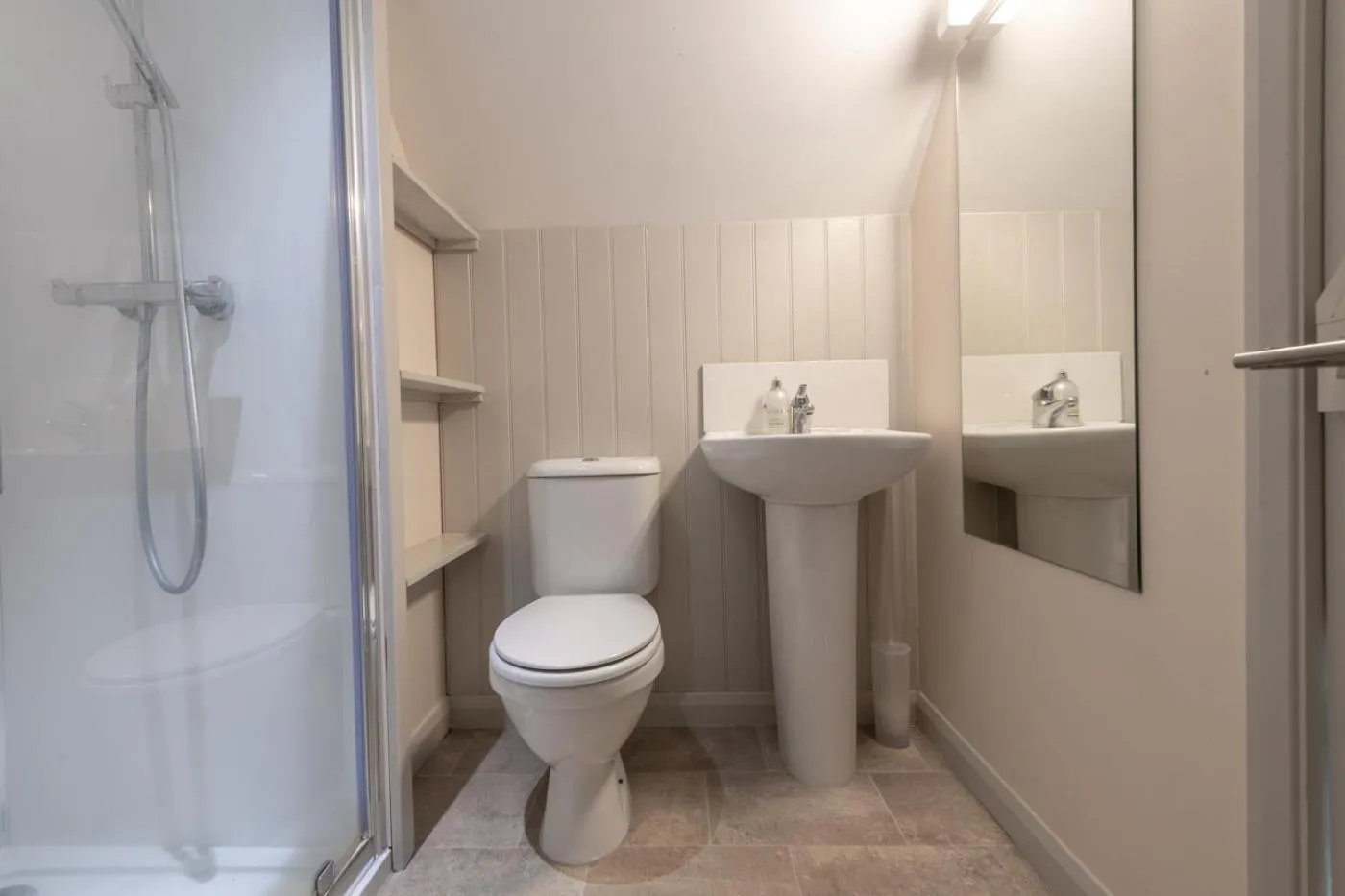 Shower in Mill Cottage 2 - Ash Farm Cotswolds