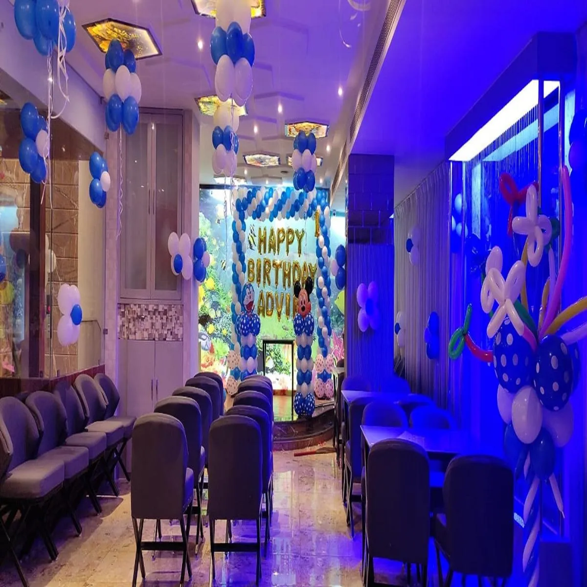 Restaurant/places to eat in Hotel Shakun Palace