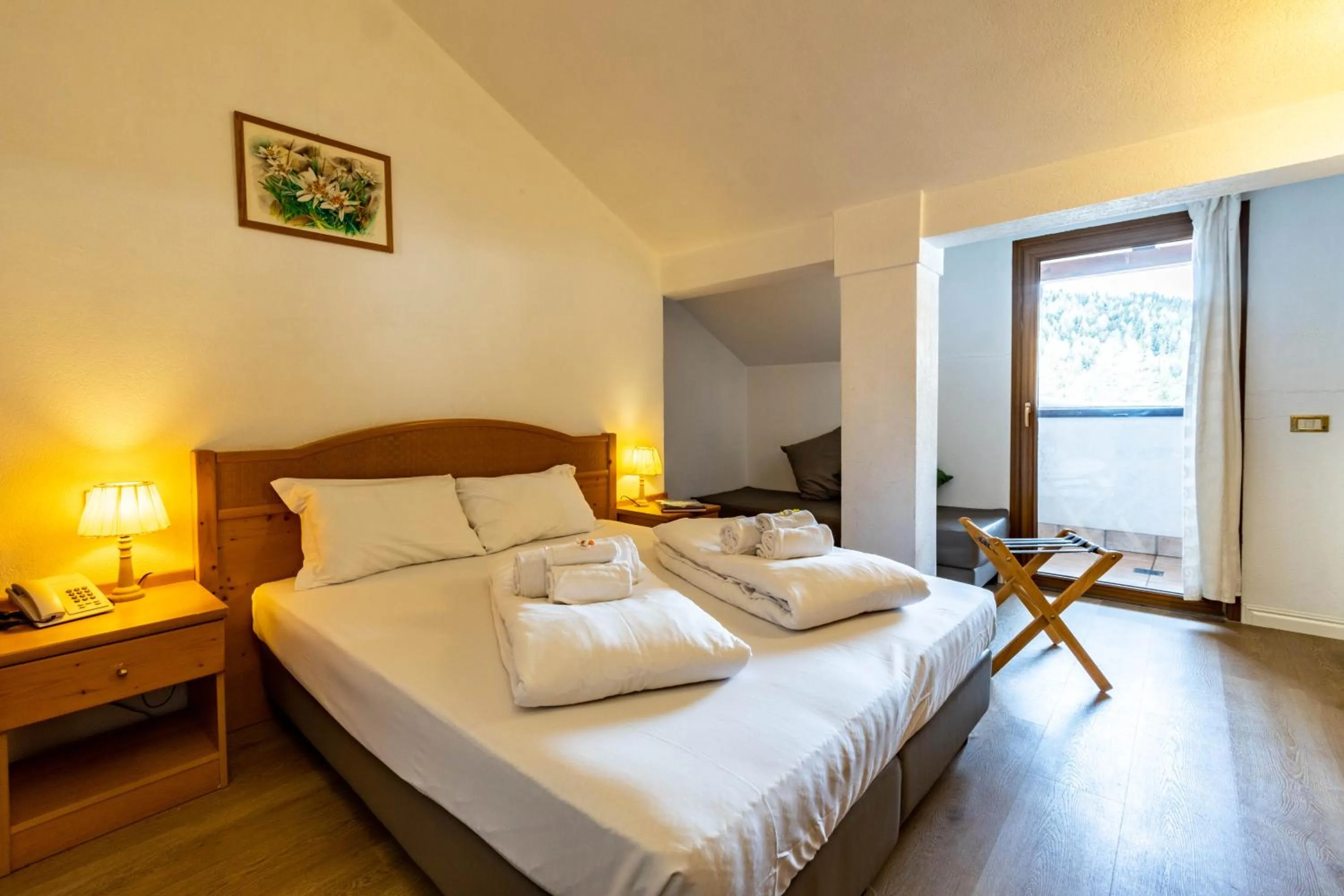 Bedroom, Bed in Hotel Grizzly "Ski-in Ski-out"