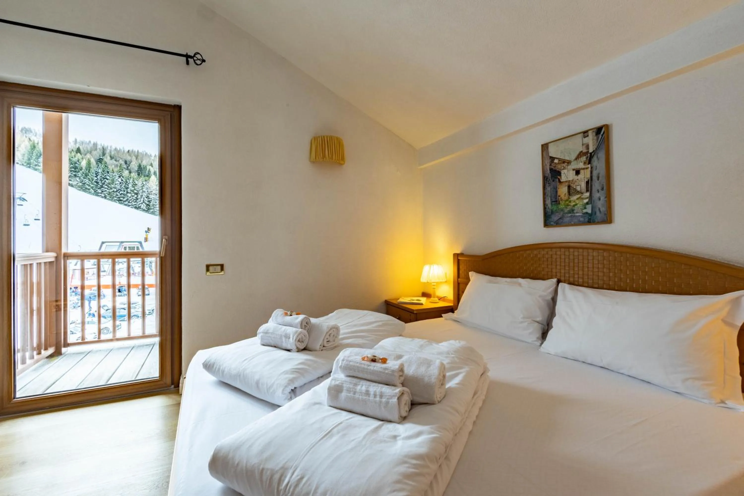 Bedroom, Bed in Hotel Grizzly "Ski-in Ski-out"