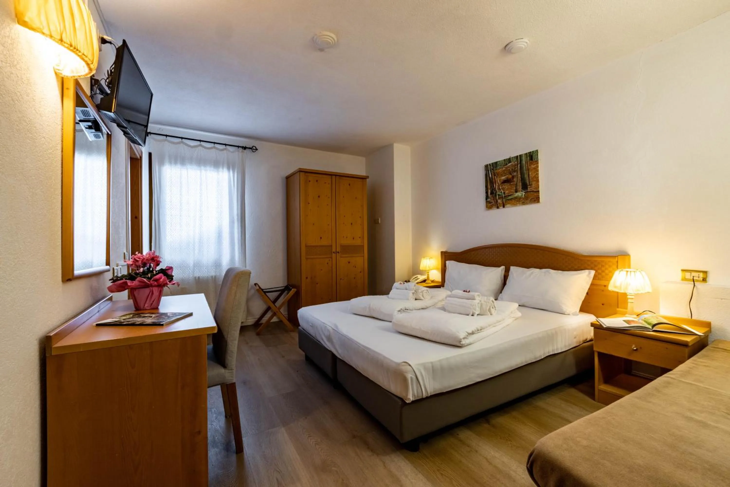 Bedroom, Bed in Hotel Grizzly "Ski-in Ski-out"