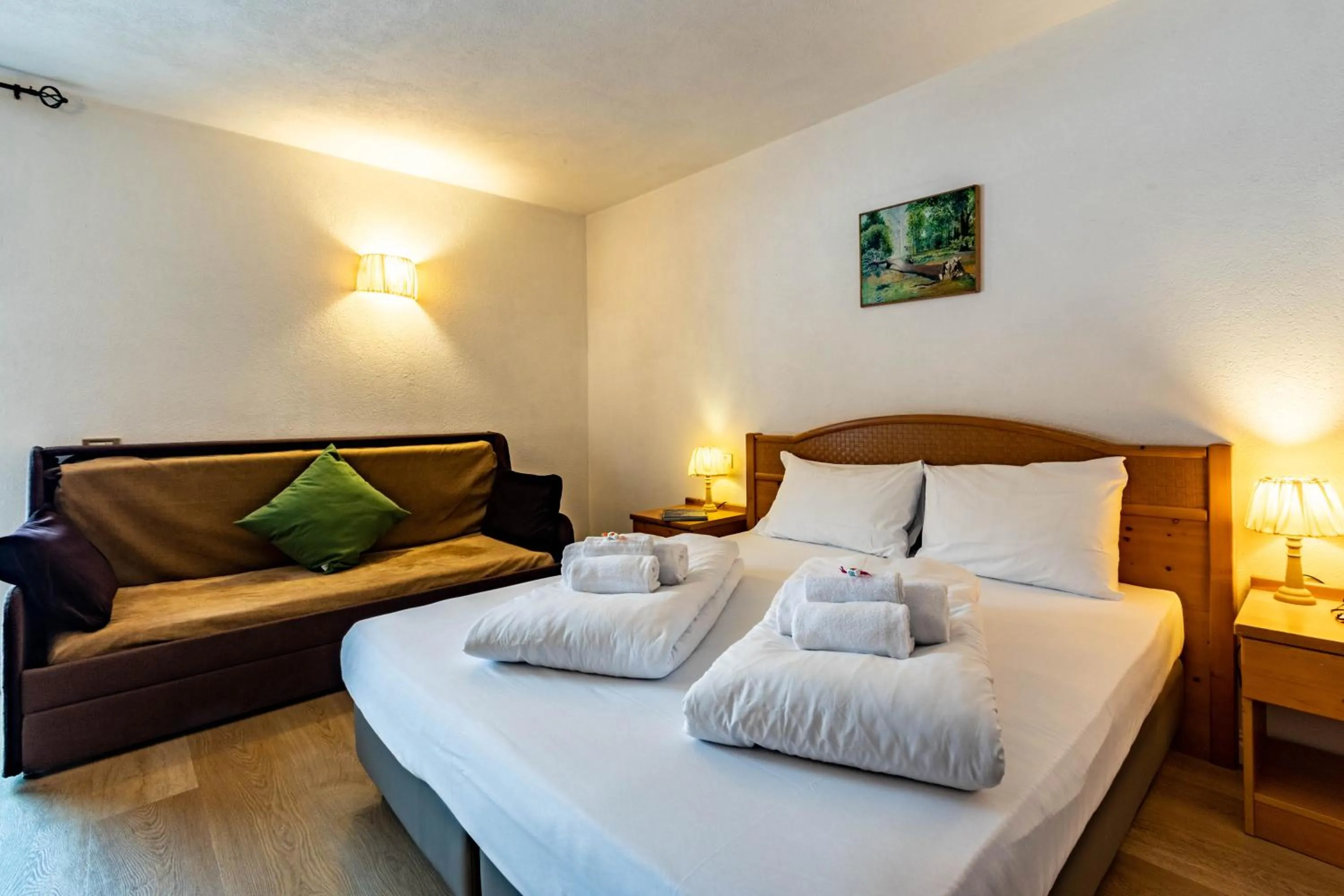 Bedroom, Bed in Hotel Grizzly "Ski-in Ski-out"