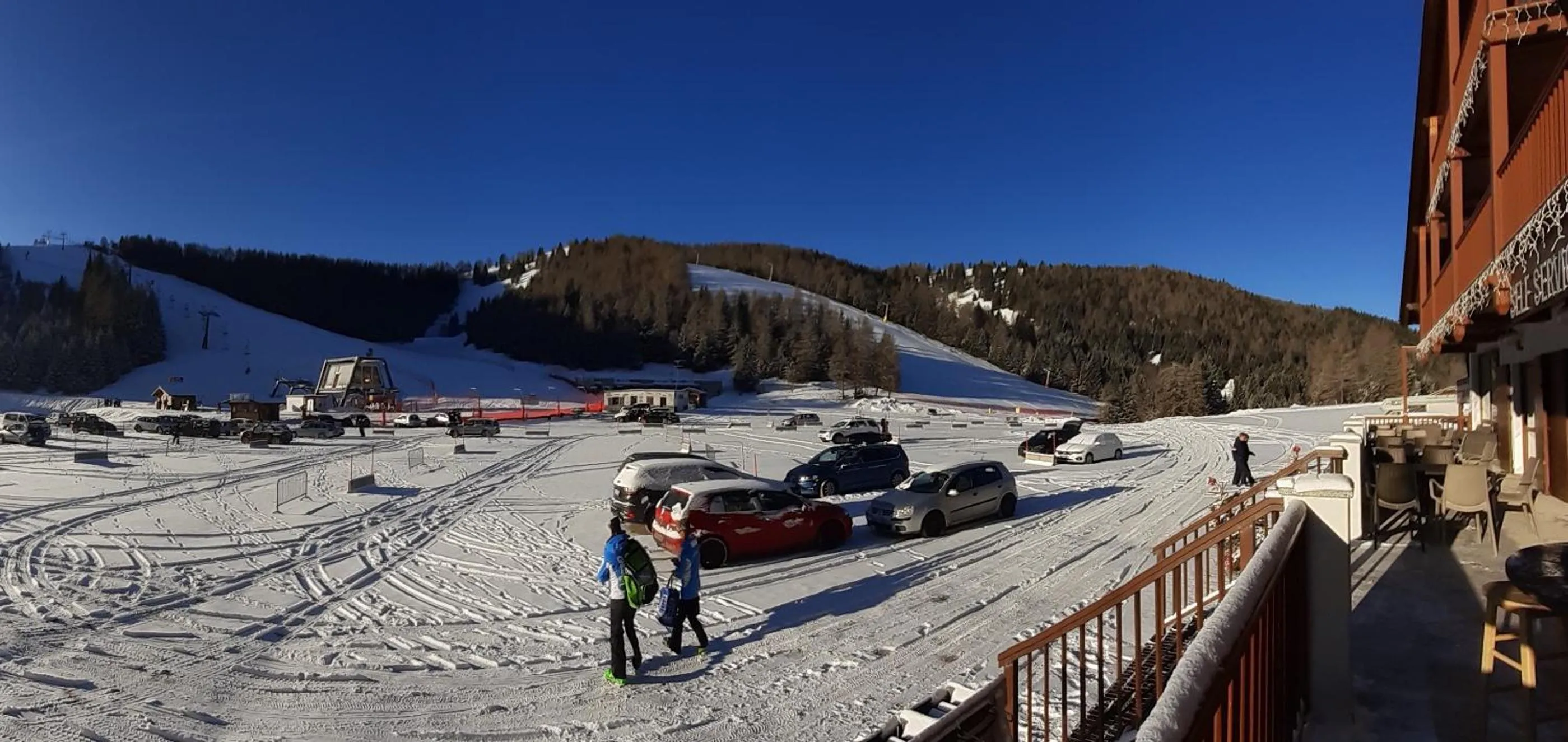 Skiing in Hotel Grizzly "Ski-in Ski-out"