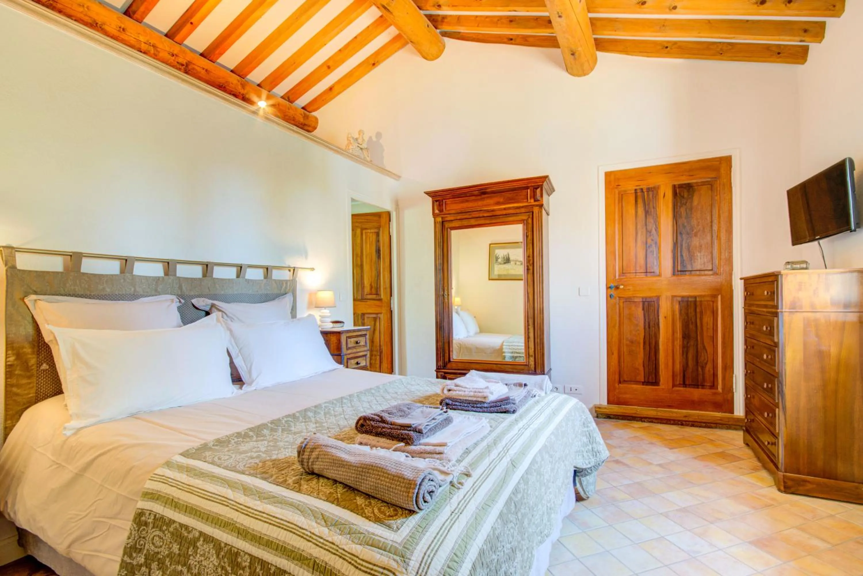 Bedroom, Bed in Les Chambres du Perussier