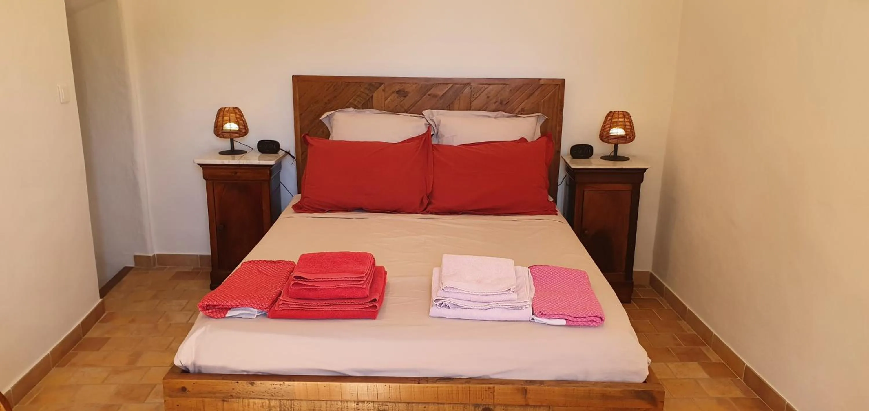 Bedroom, Bed in Les Chambres du Perussier