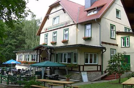 Property building in Hotel Garni am Schlosspark