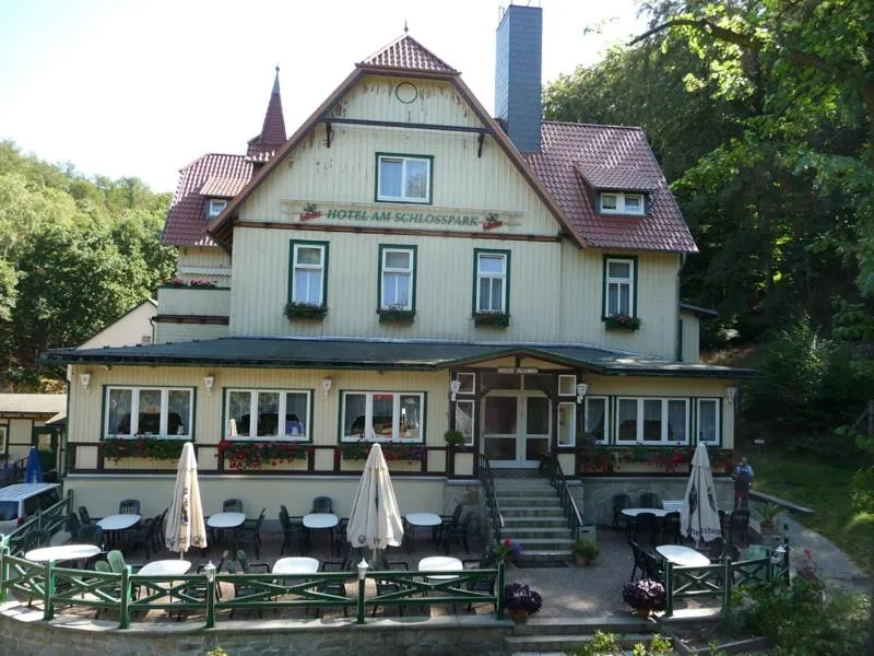 Property building in Hotel Garni am Schlosspark