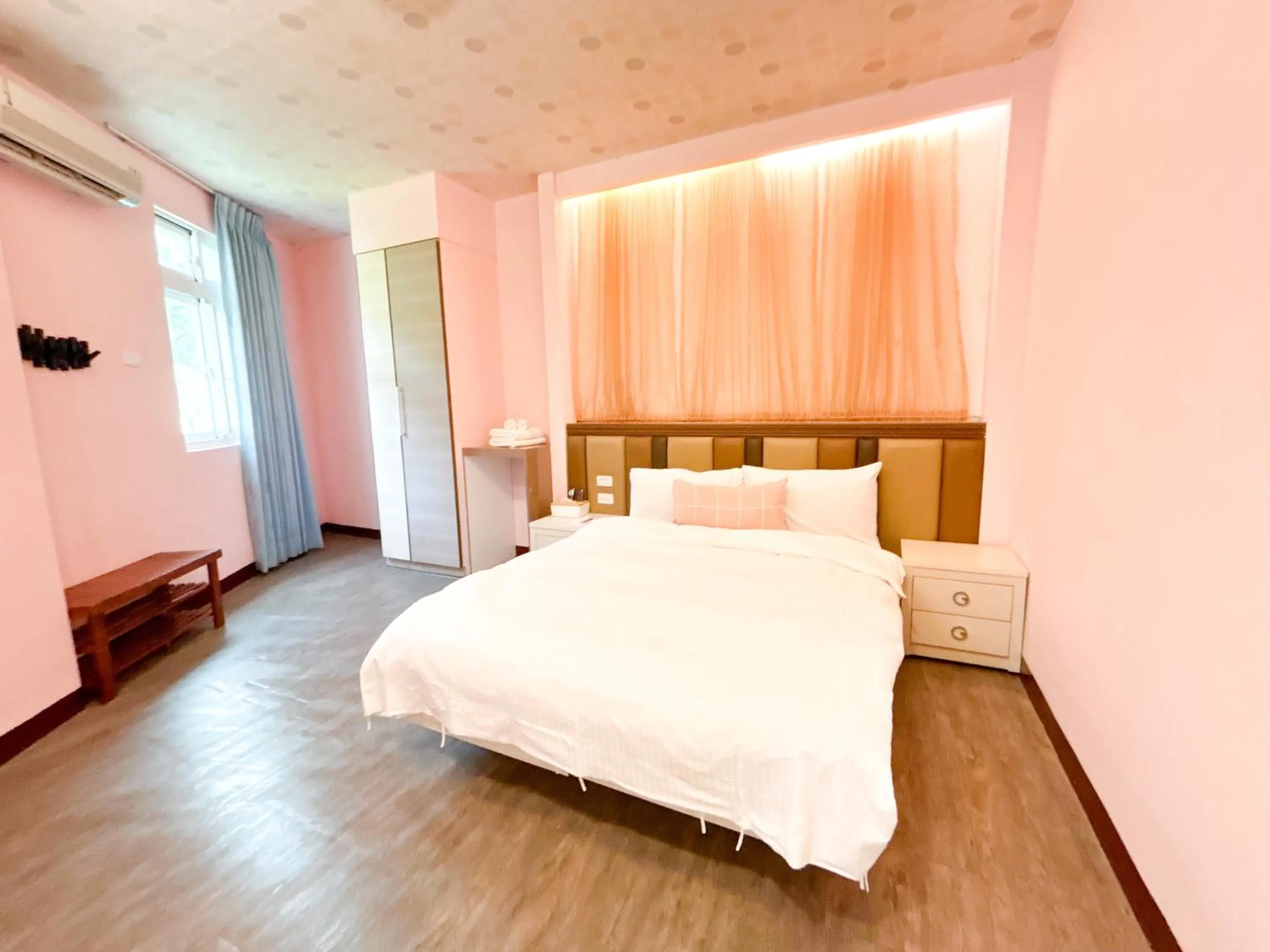 Photo of the whole room, Bed in 綠島海灣會館Bay Resort