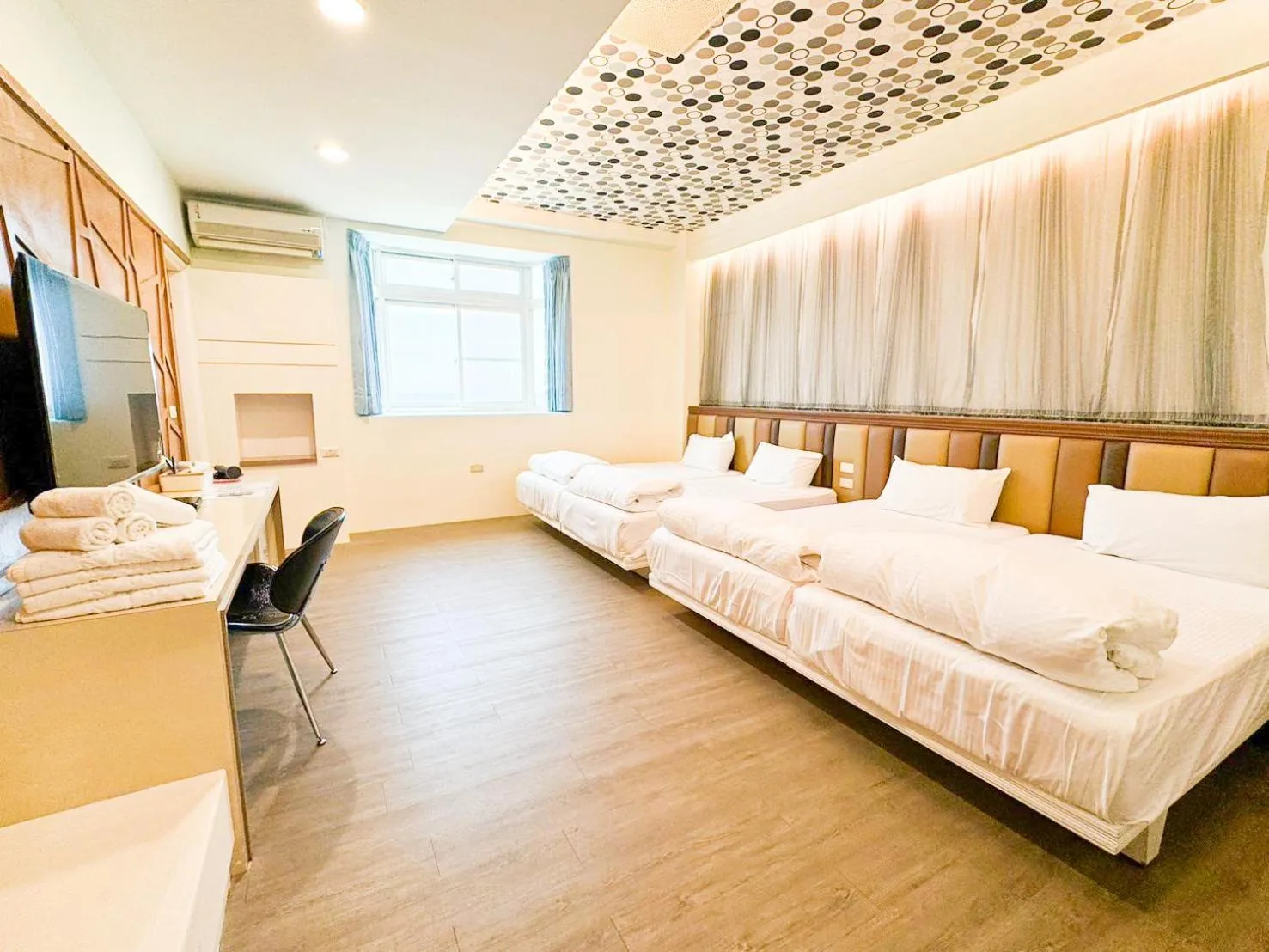 towels, Bed in 綠島海灣會館Bay Resort