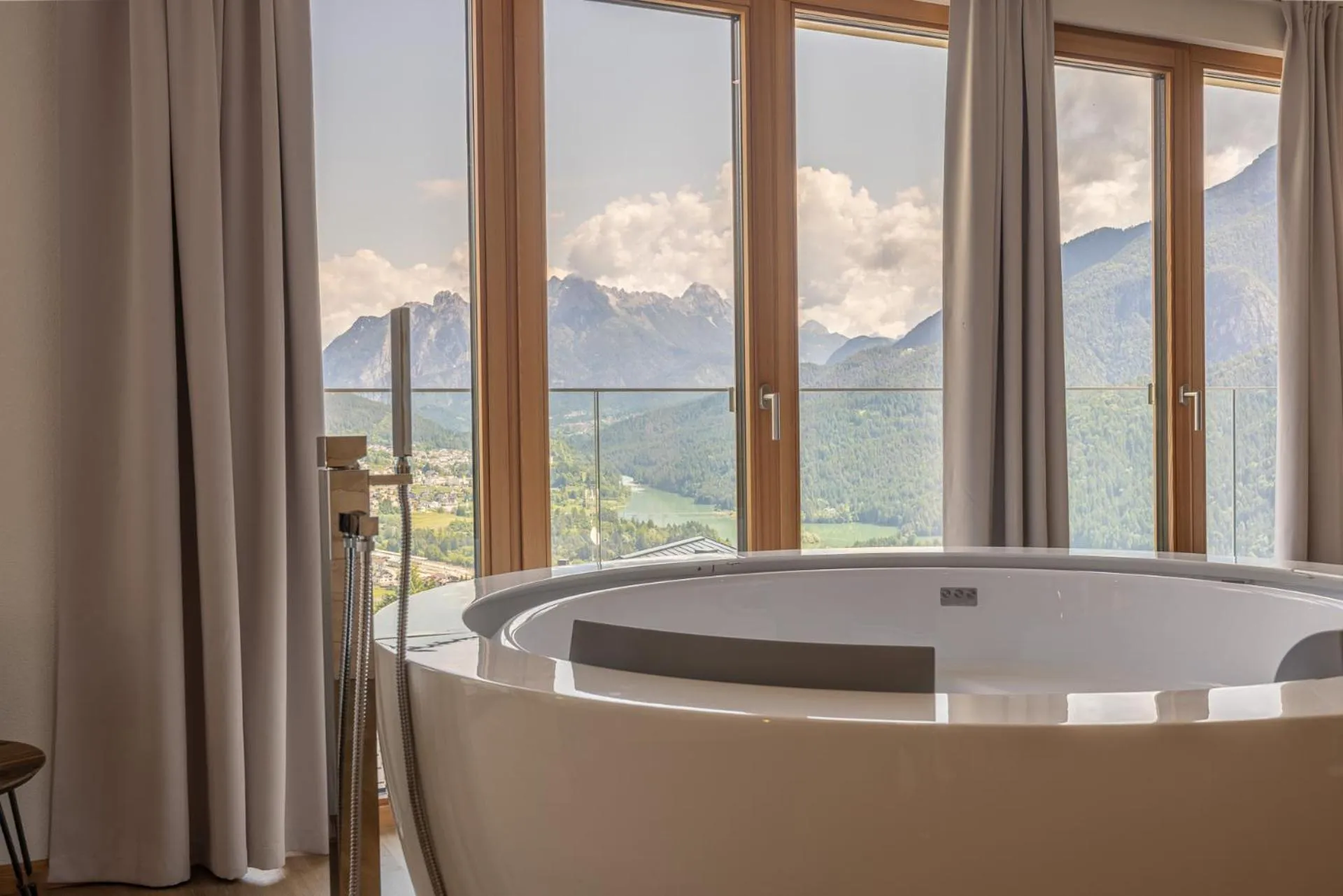 Hot Tub in Giallo Dolomiti Wellness
