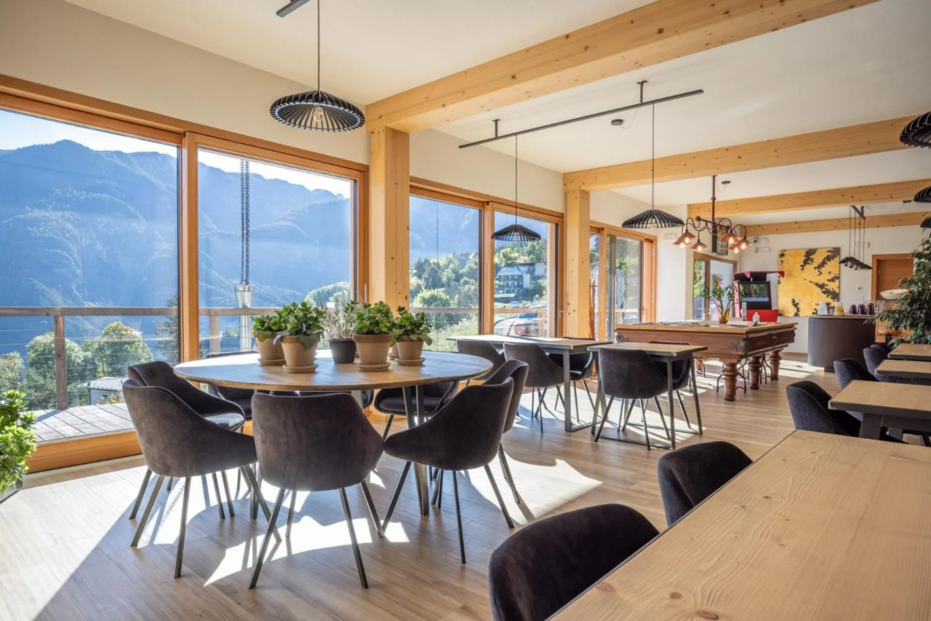 Lounge or bar in Giallo Dolomiti Wellness