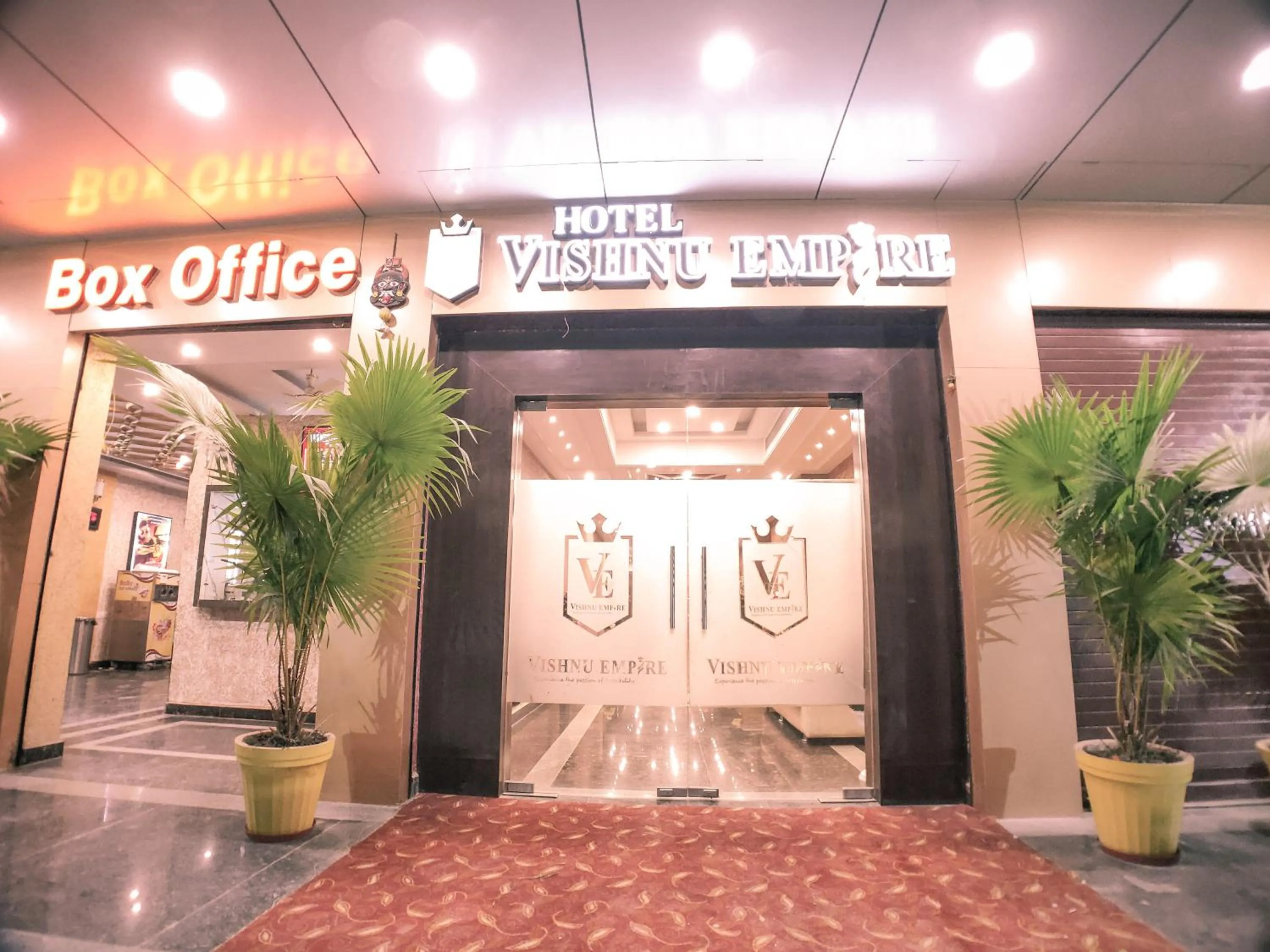 Facade/entrance in Hotel Vishnu Empire