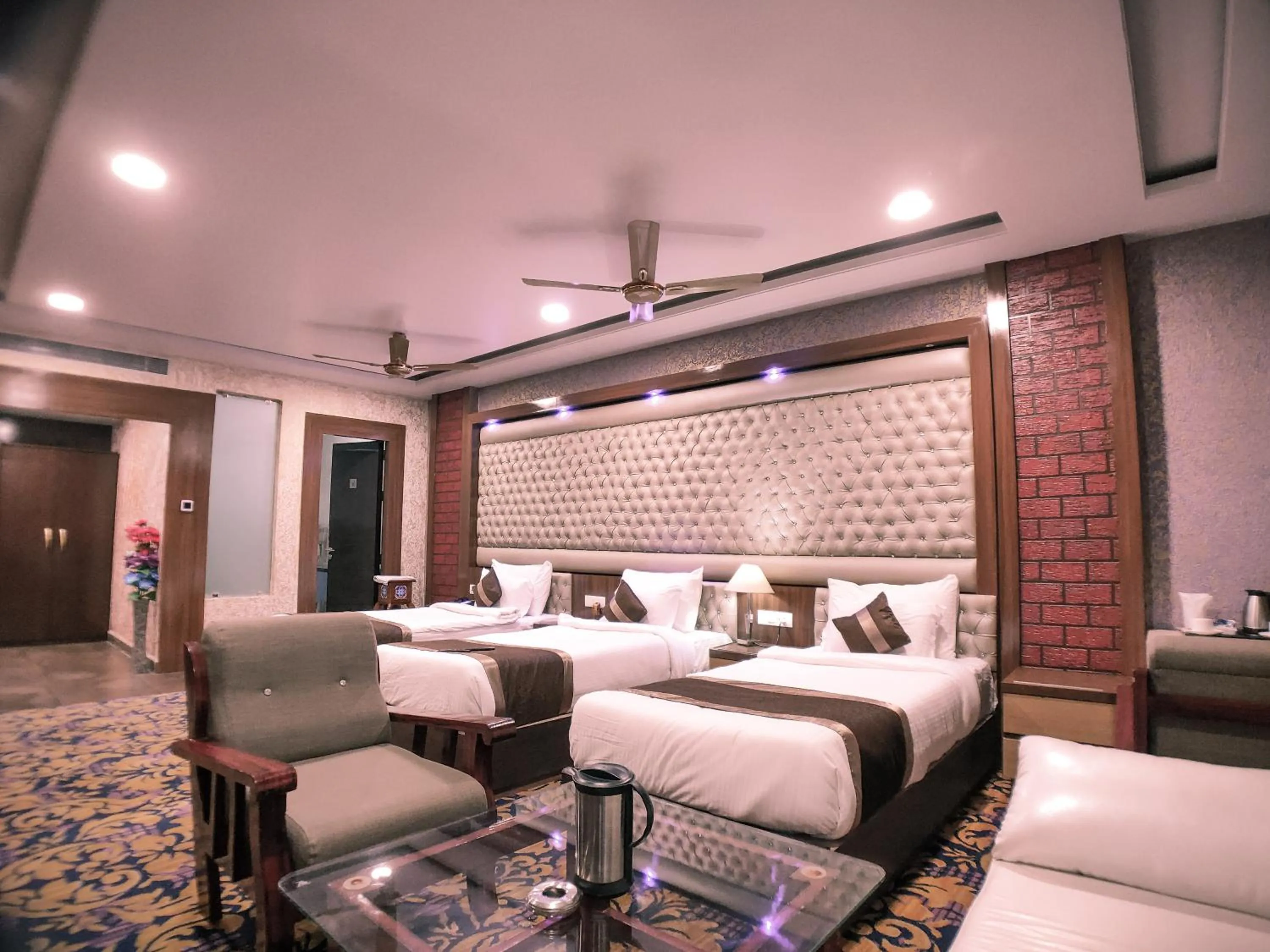 Bed in Hotel Vishnu Empire