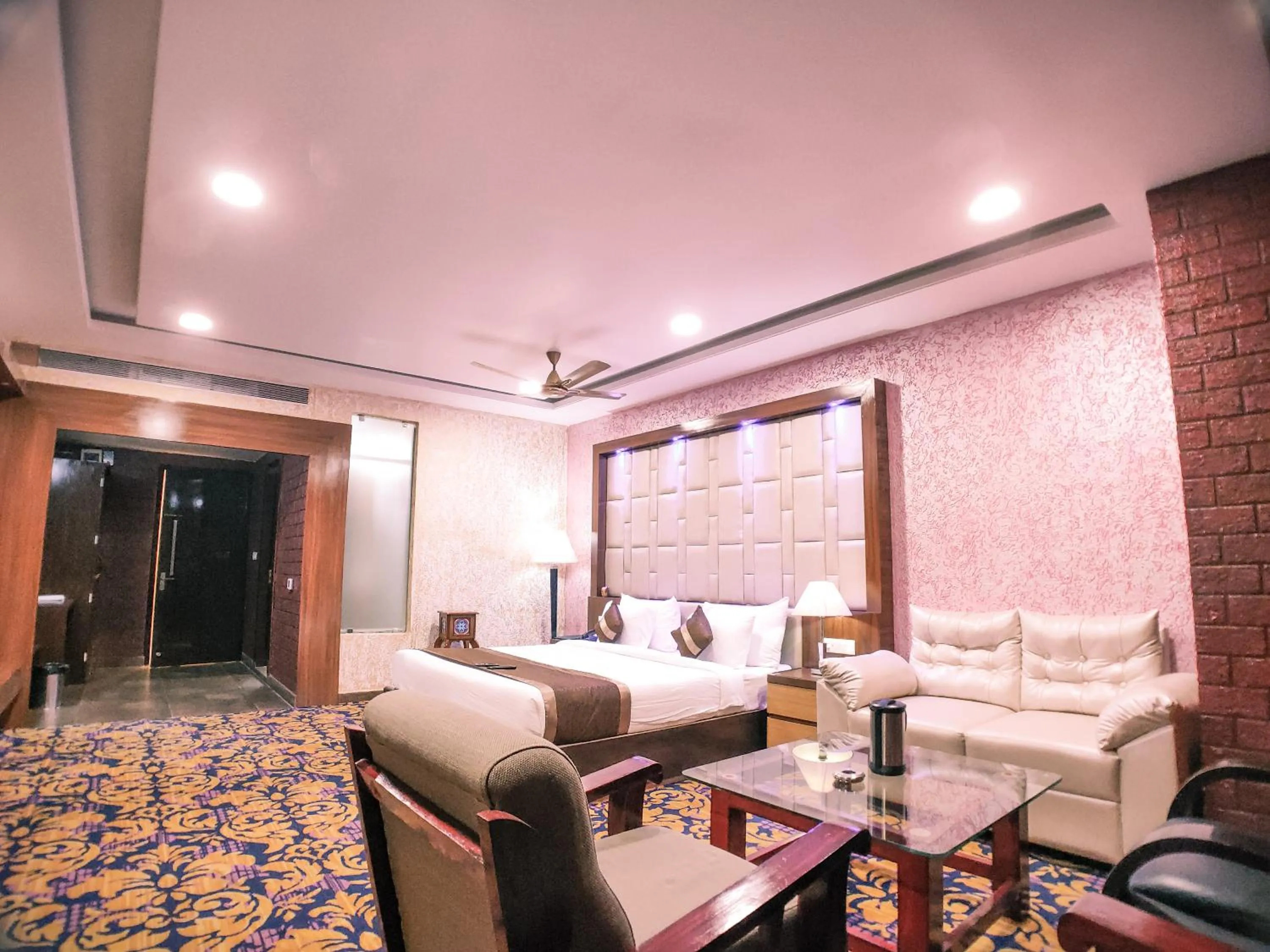 Living room in Hotel Vishnu Empire