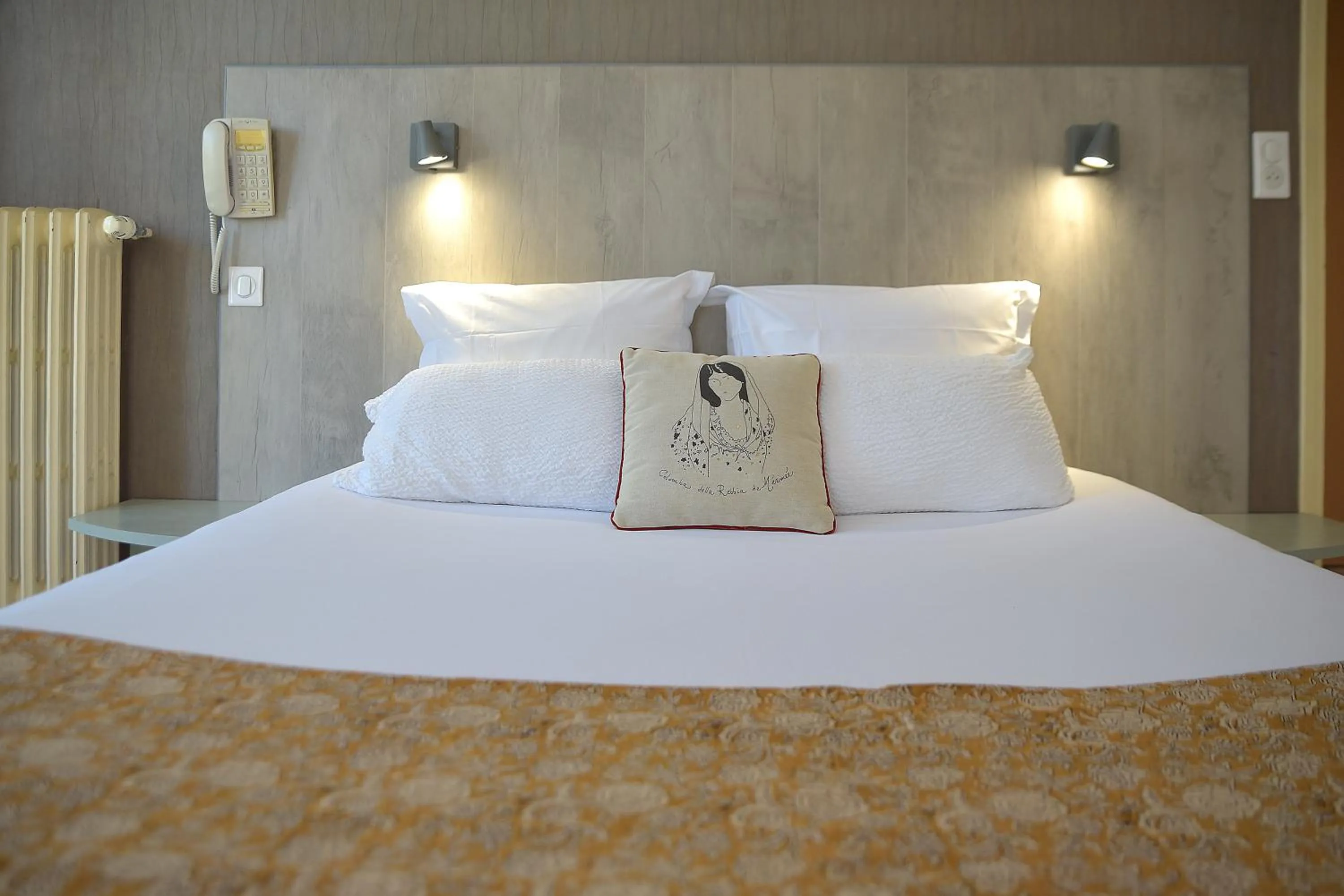 Bedroom, Bed in Hotel Bonaparte