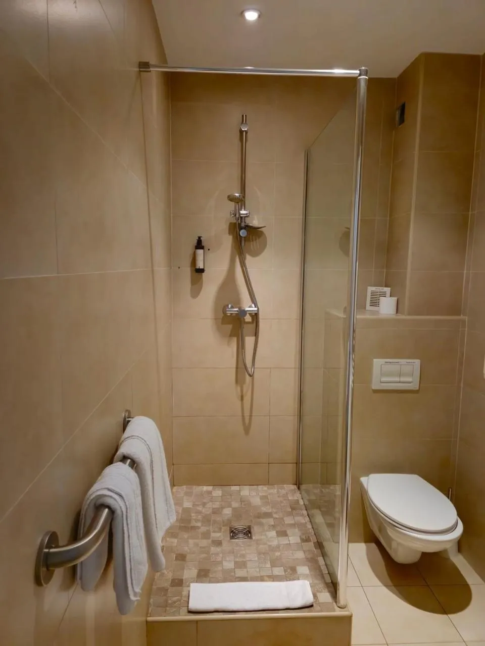 Bathroom in Hotel Bonaparte