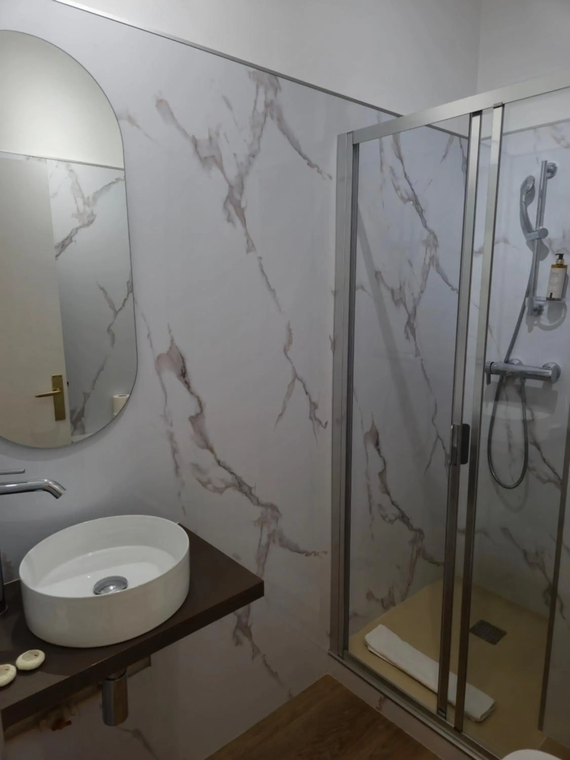 Standard Double Room in Hotel Bonaparte Standard Double Room in Hotel Bonaparte