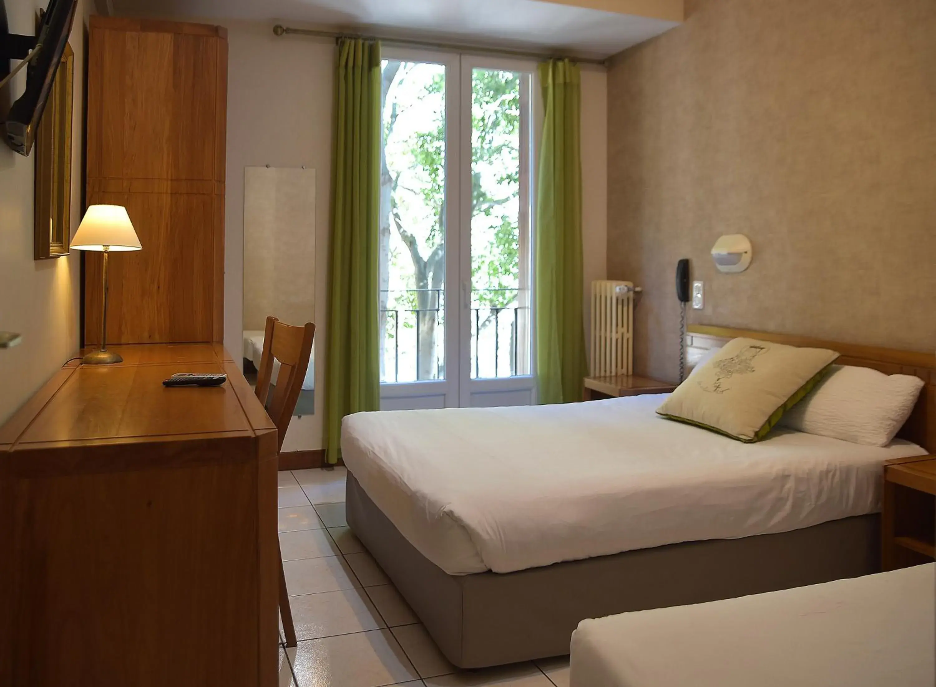 Superior Double Room in Hotel Bonaparte Superior Double Room in Hotel Bonaparte