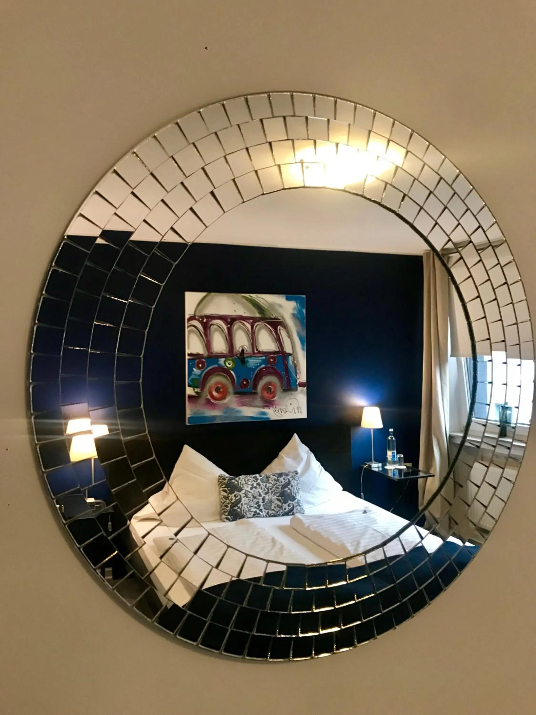 Photo of the whole room in bensons hotel