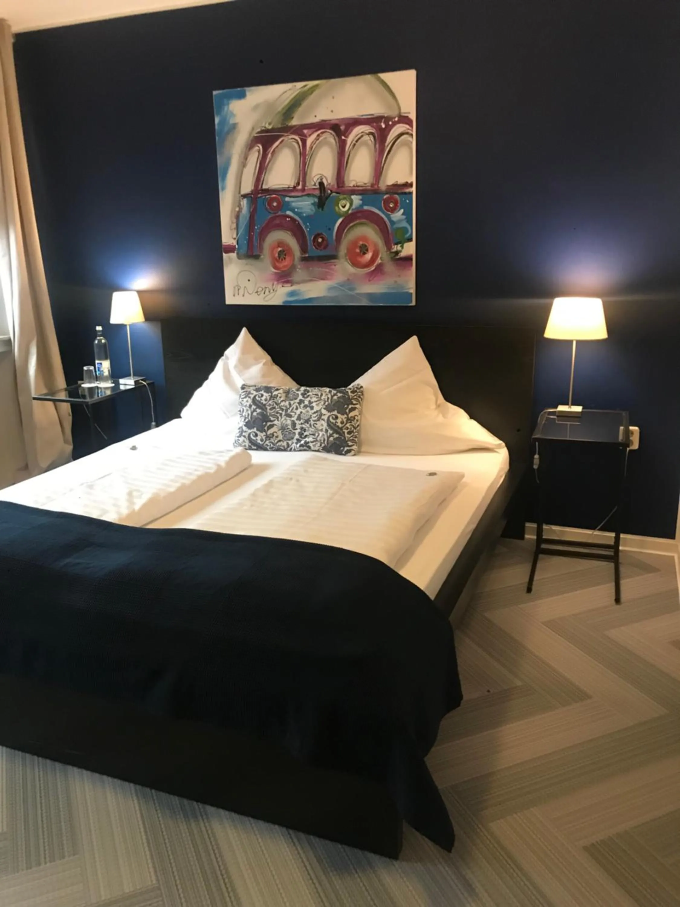 Photo of the whole room in bensons hotel