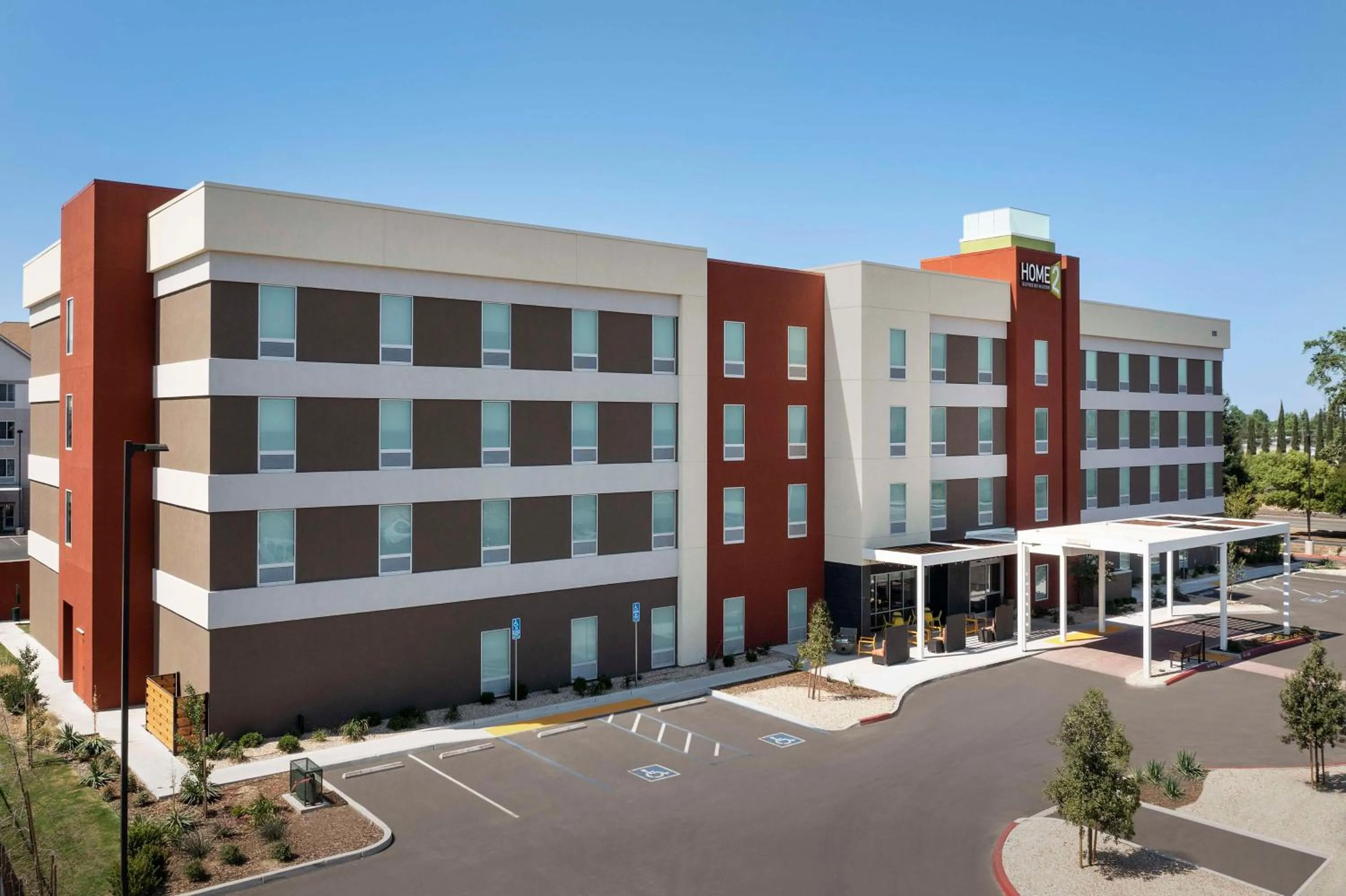 Property building in Home2 Suites By Hilton Clovis Fresno Airport