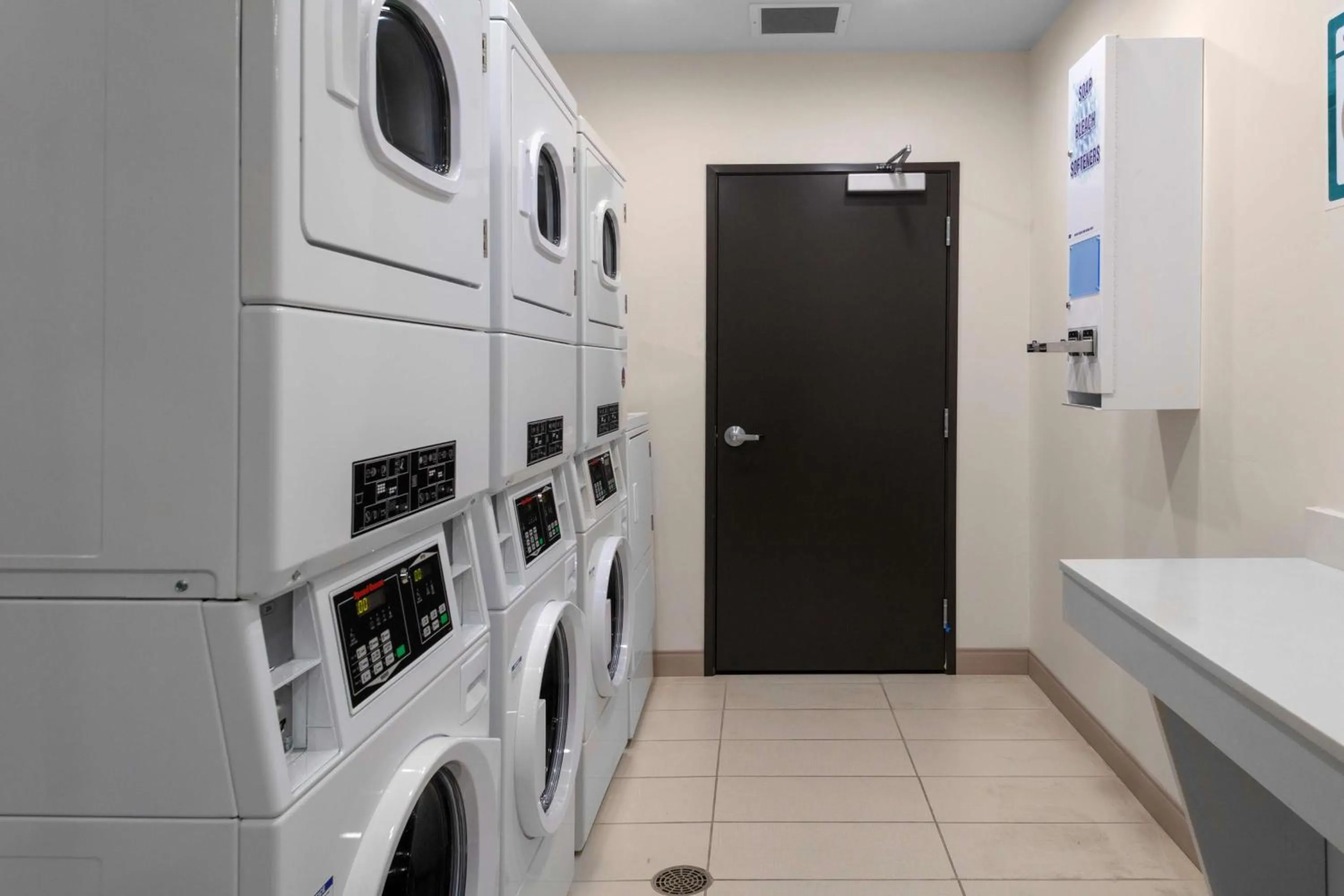 Property building in Home2 Suites By Hilton Page Lake Powell