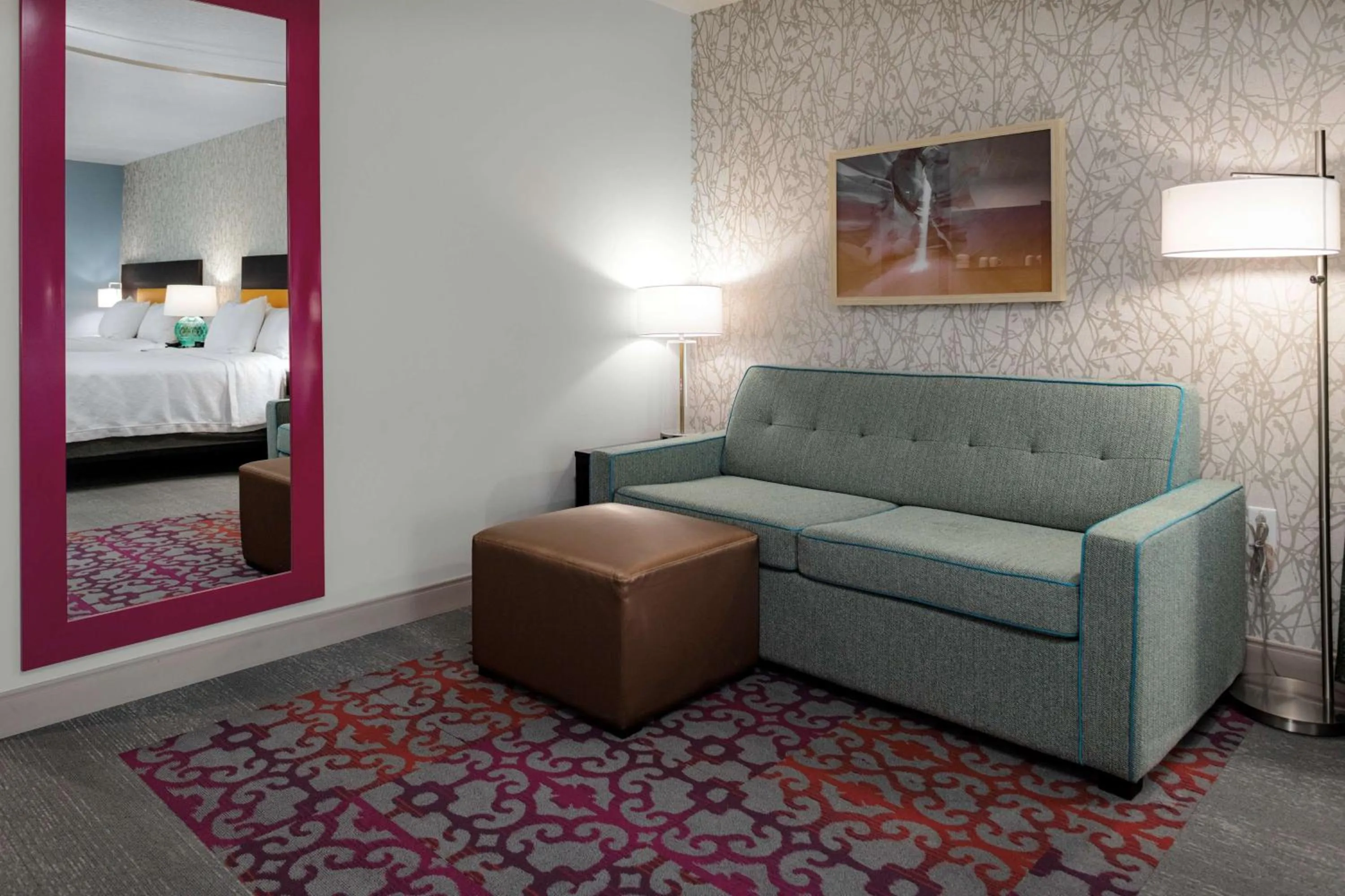 Living room, Bed in Home2 Suites By Hilton Page Lake Powell