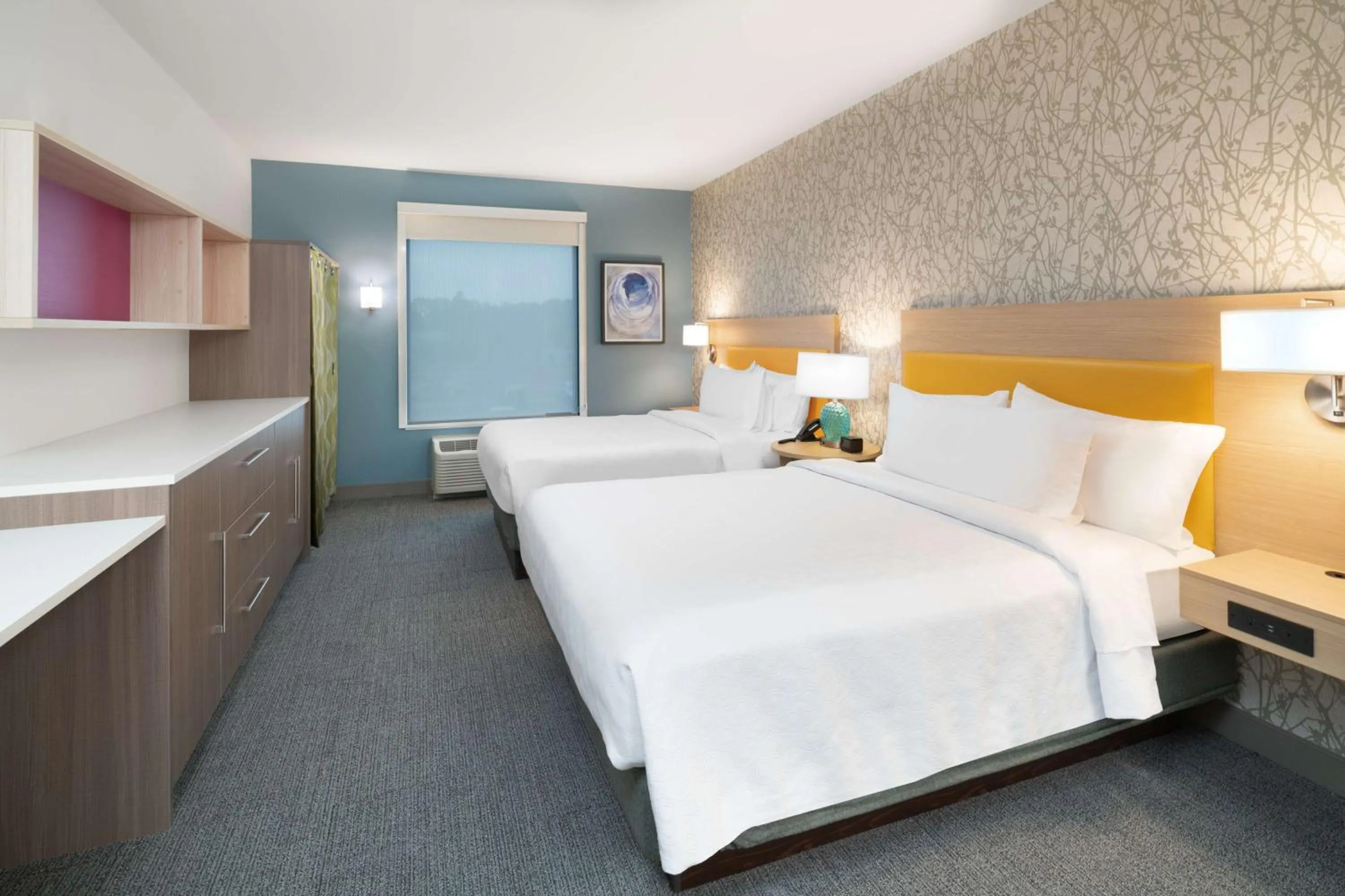 Bed in Home2 Suites By Hilton Brunswick