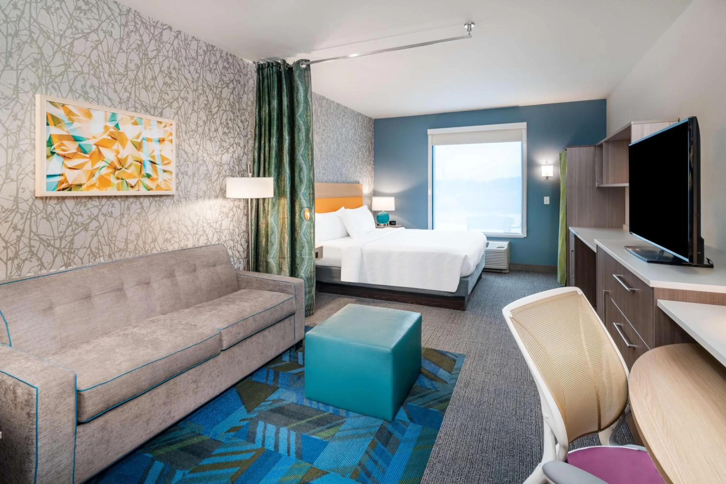 Bedroom, Bed in Home2 Suites By Hilton Brunswick