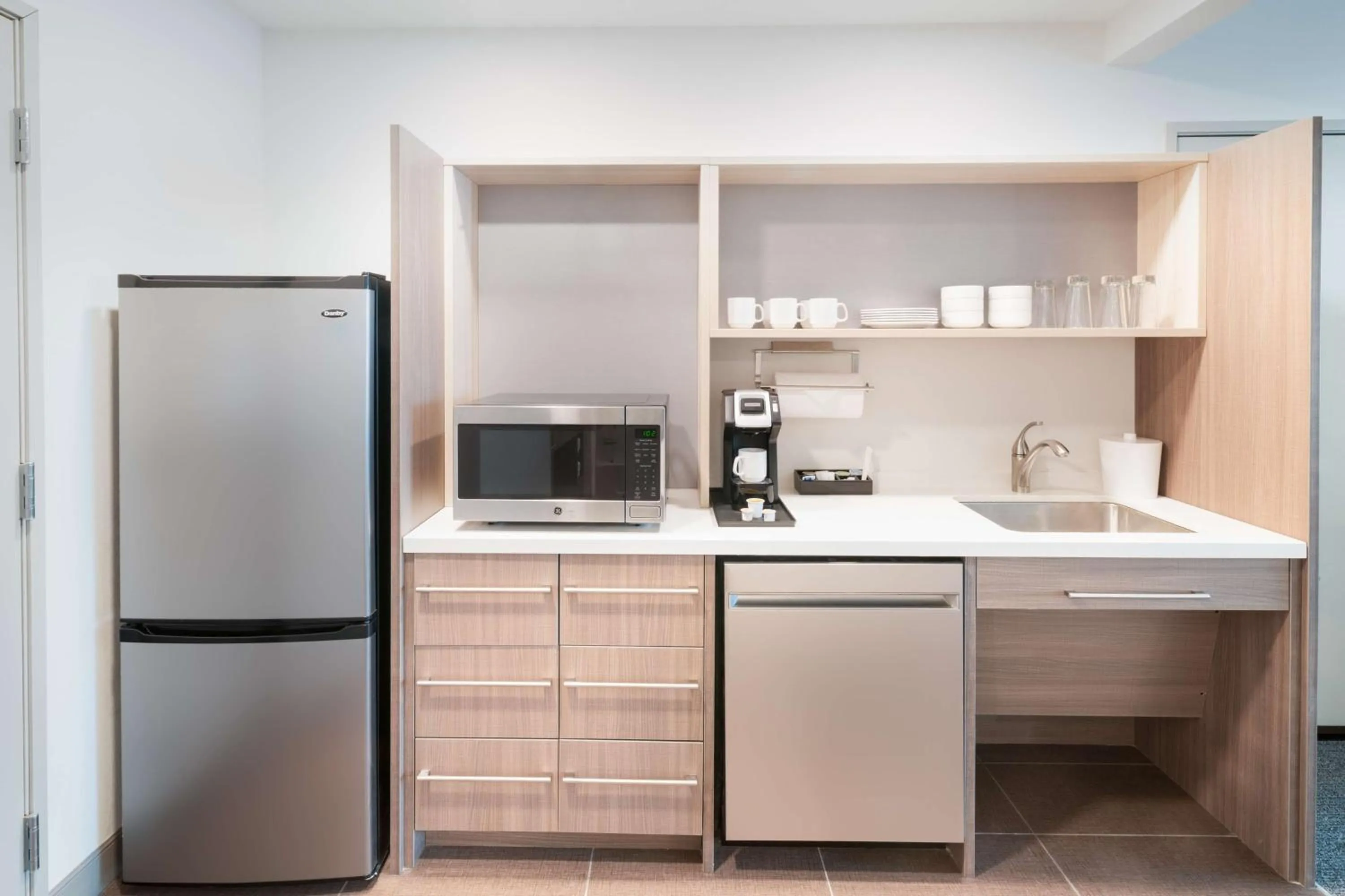 Kitchen or kitchenette in Home2 Suites By Hilton Brunswick
