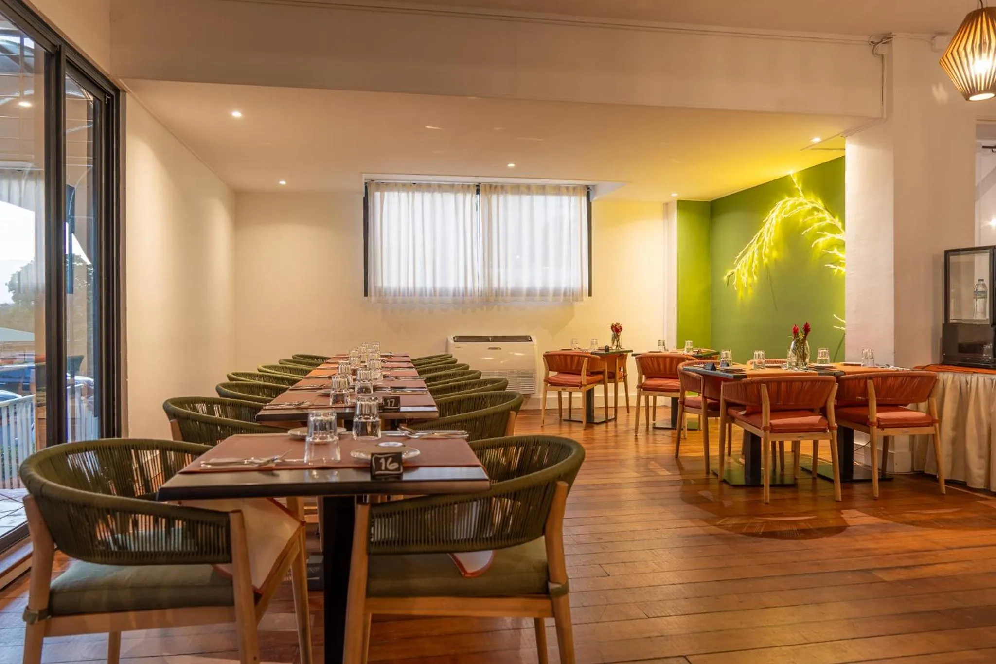 Restaurant/places to eat in Karibea Squash Hôtel