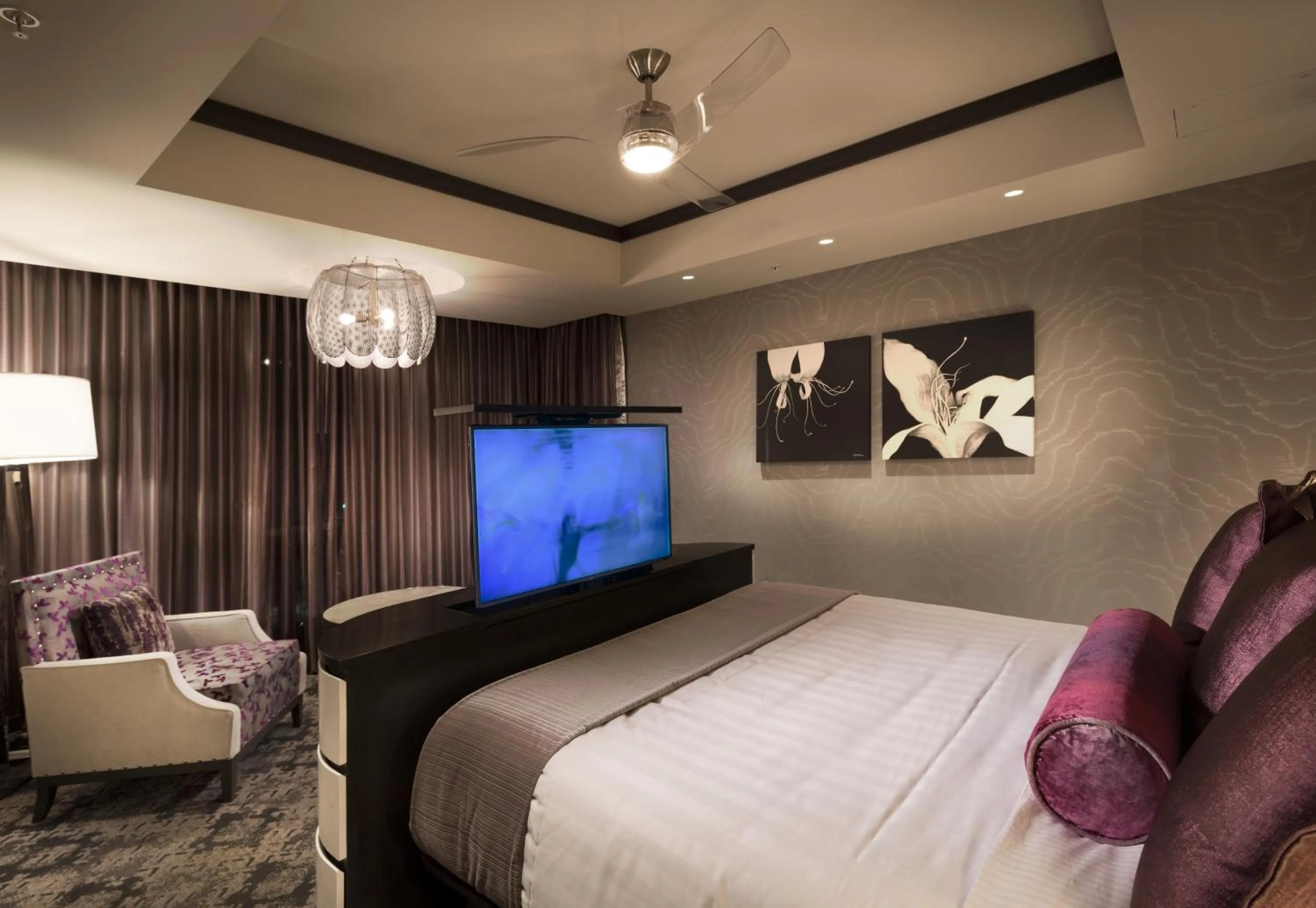 Bed in Viejas Casino & Willows Hotel