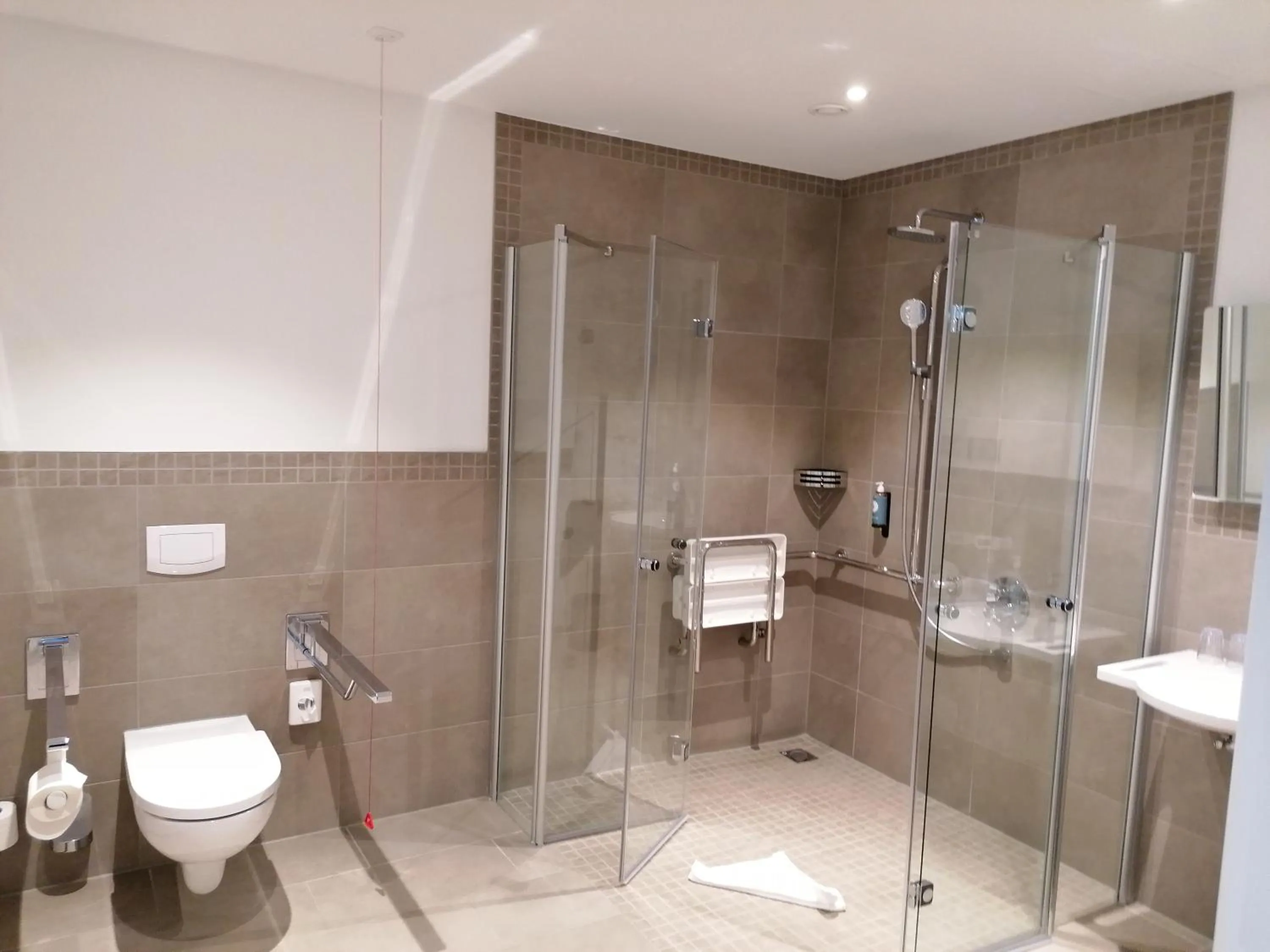 Bathroom in Hotel Grohnder Fährhaus