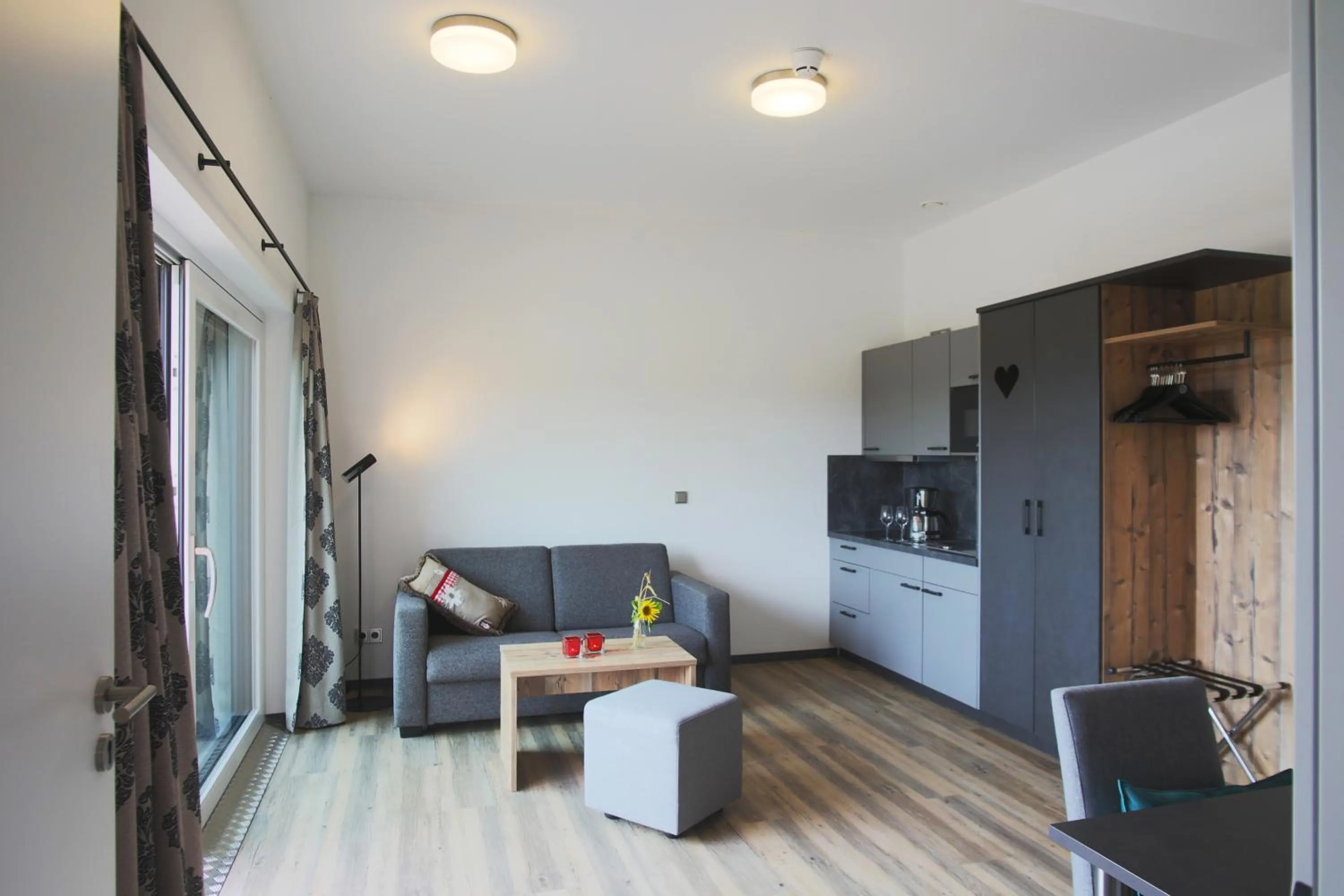 Photo of the whole room in Hotel Grohnder Fährhaus