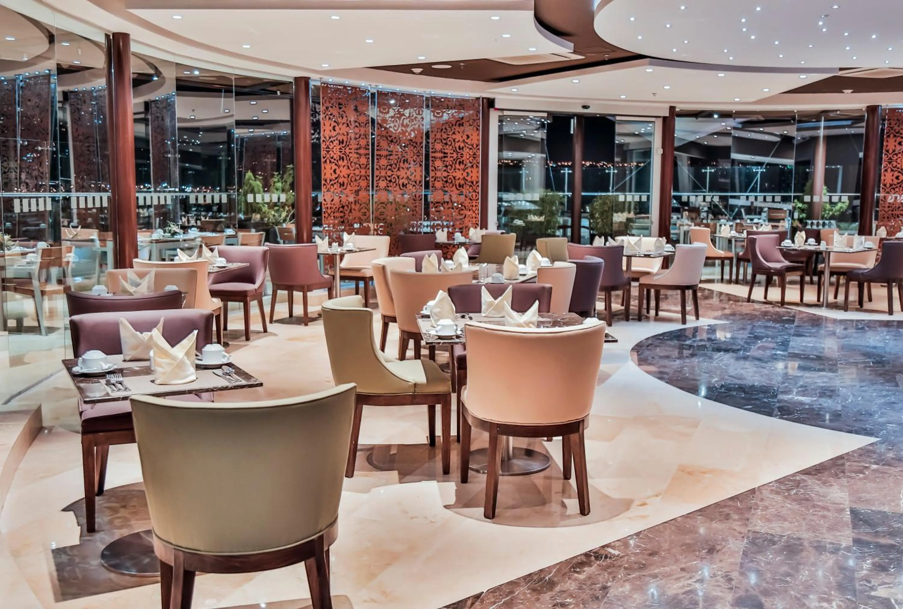 Restaurant/places to eat in Holiday Inn Bucaramanga Cacique by IHG