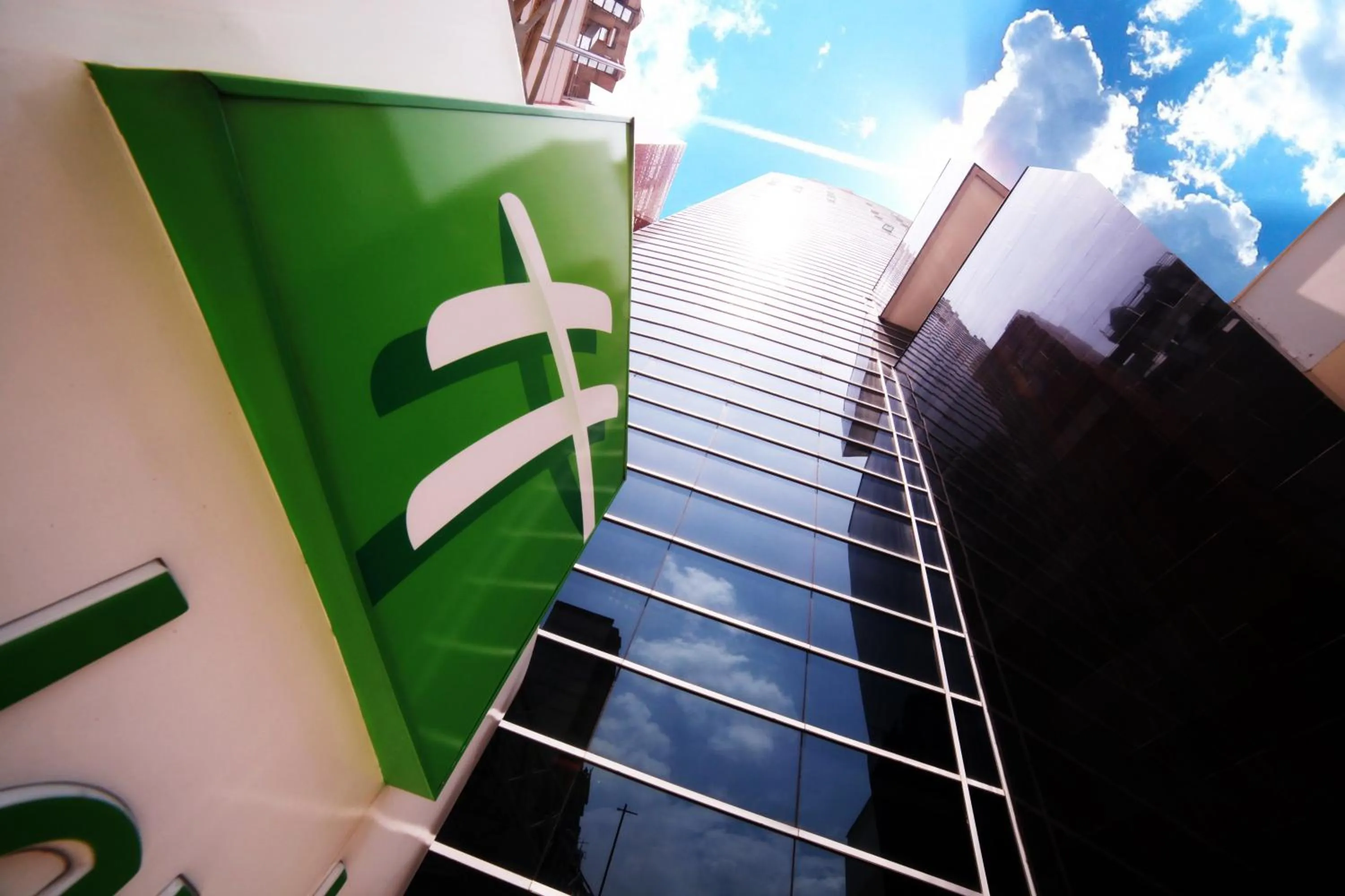 Lobby or reception in Holiday Inn Bucaramanga Cacique by IHG