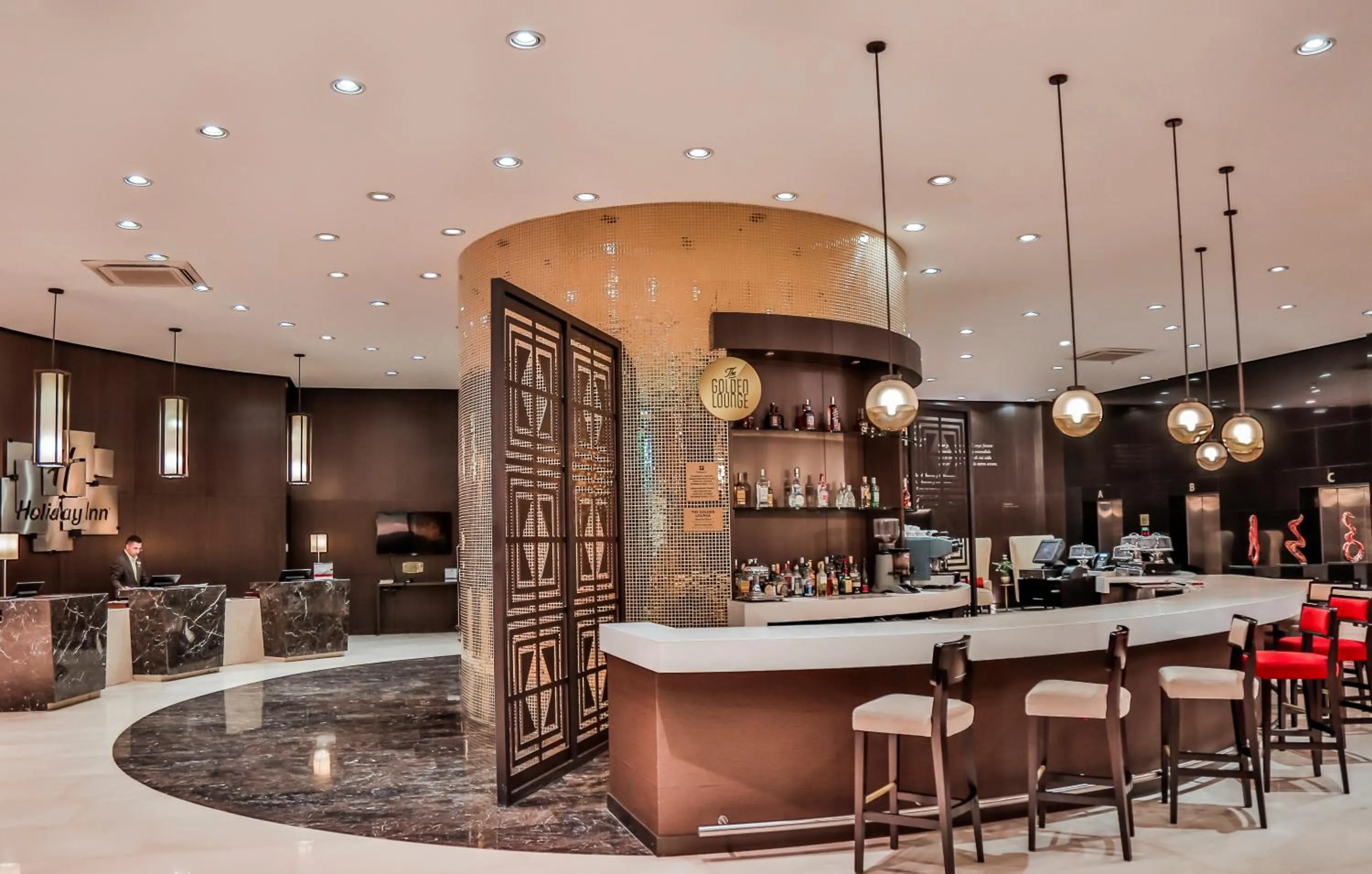 Lobby or reception in Holiday Inn Bucaramanga Cacique by IHG