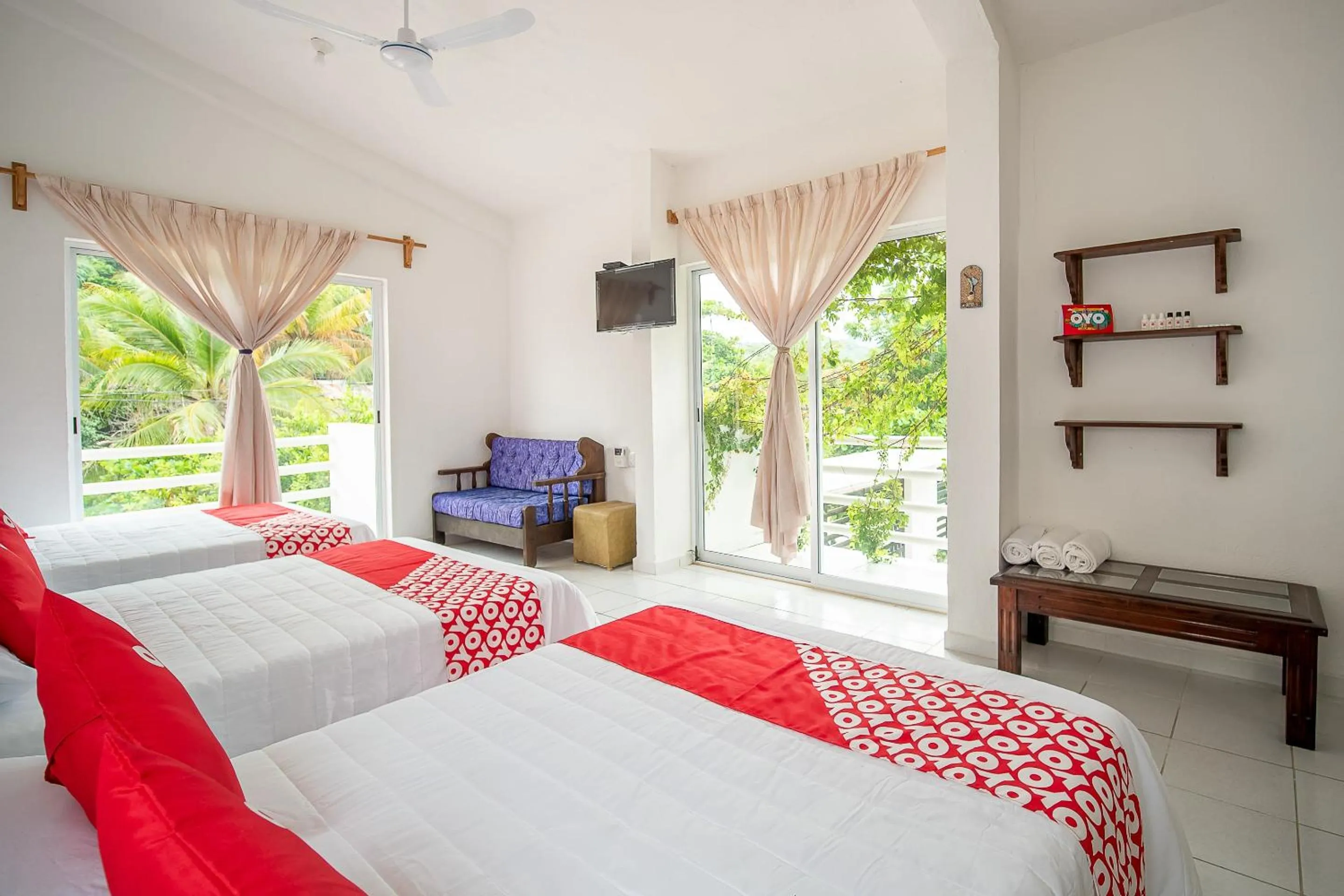Bedroom, Bed in OYO Hotel Posada San Vicente, Huatulco