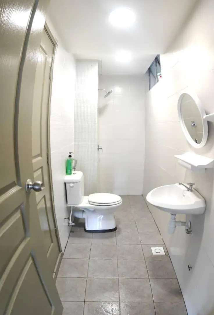 Bathroom in Chombies Muslim Homestay