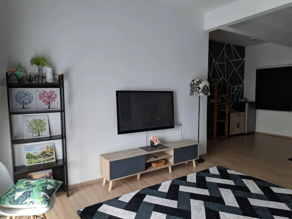 TV and multimedia, Bed in Chombies Muslim Homestay