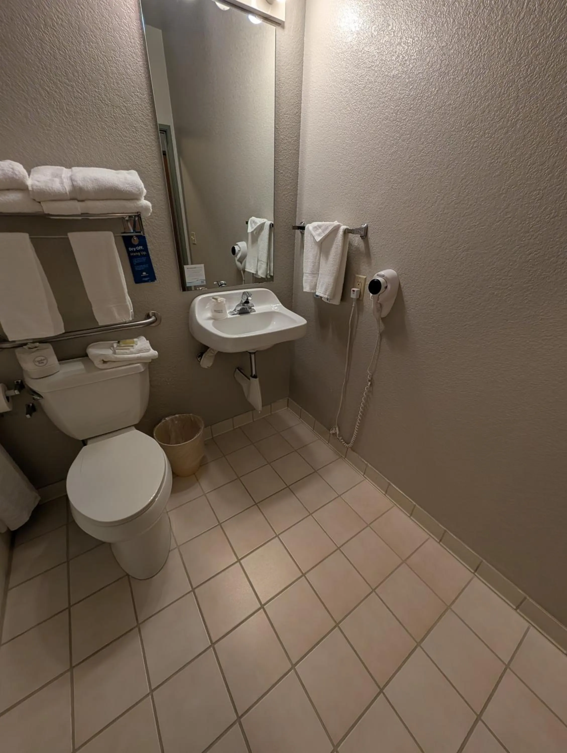 Toilet in Days Inn & Suites by Wyndham Castle Rock