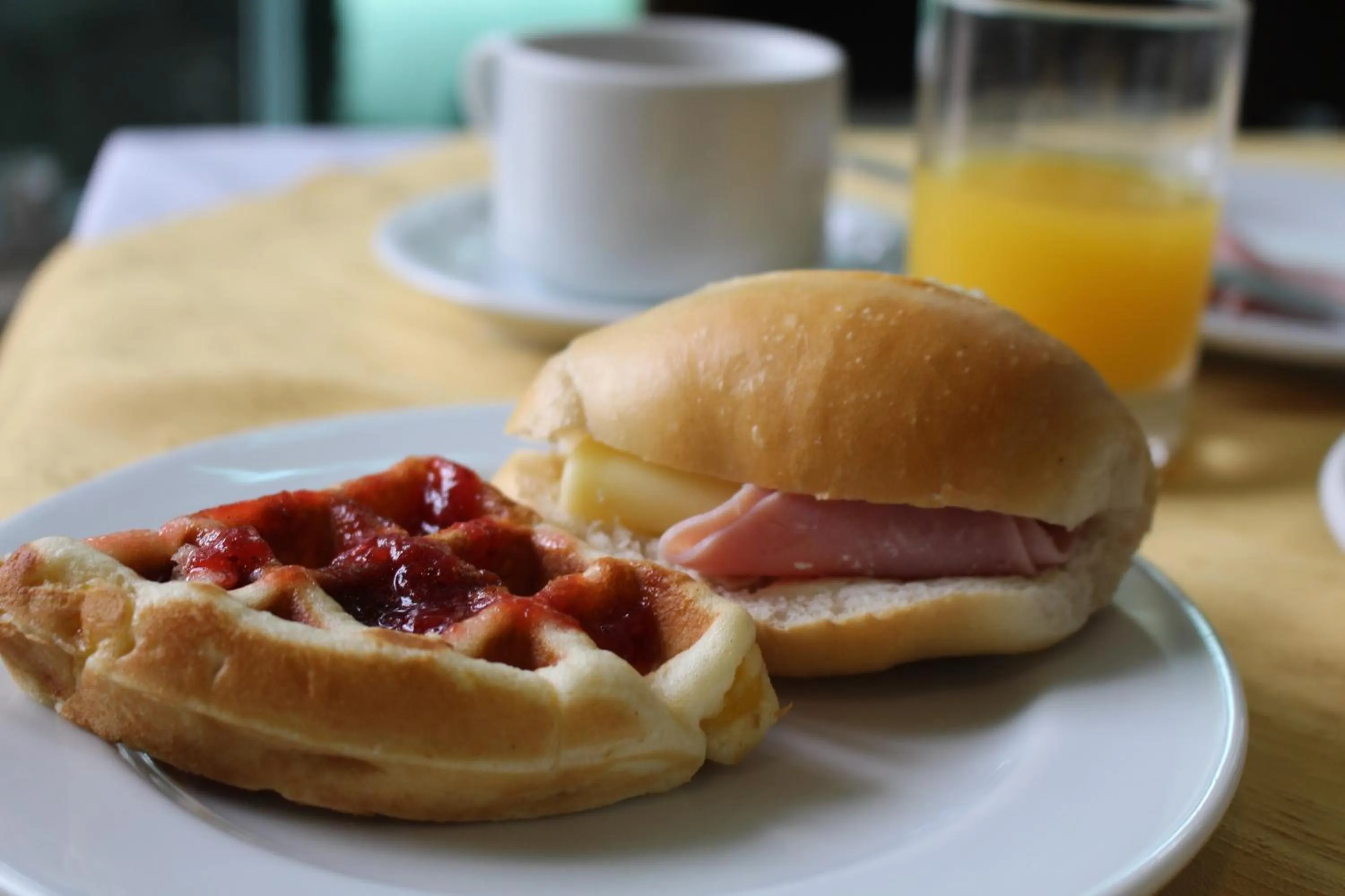 Food and drinks in Hotel Aliança Express