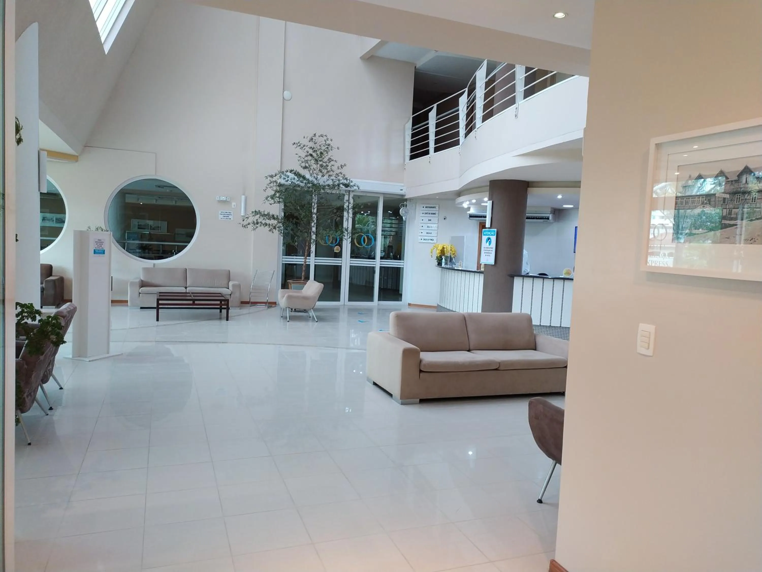 Seating area in Hotel Aliança Express