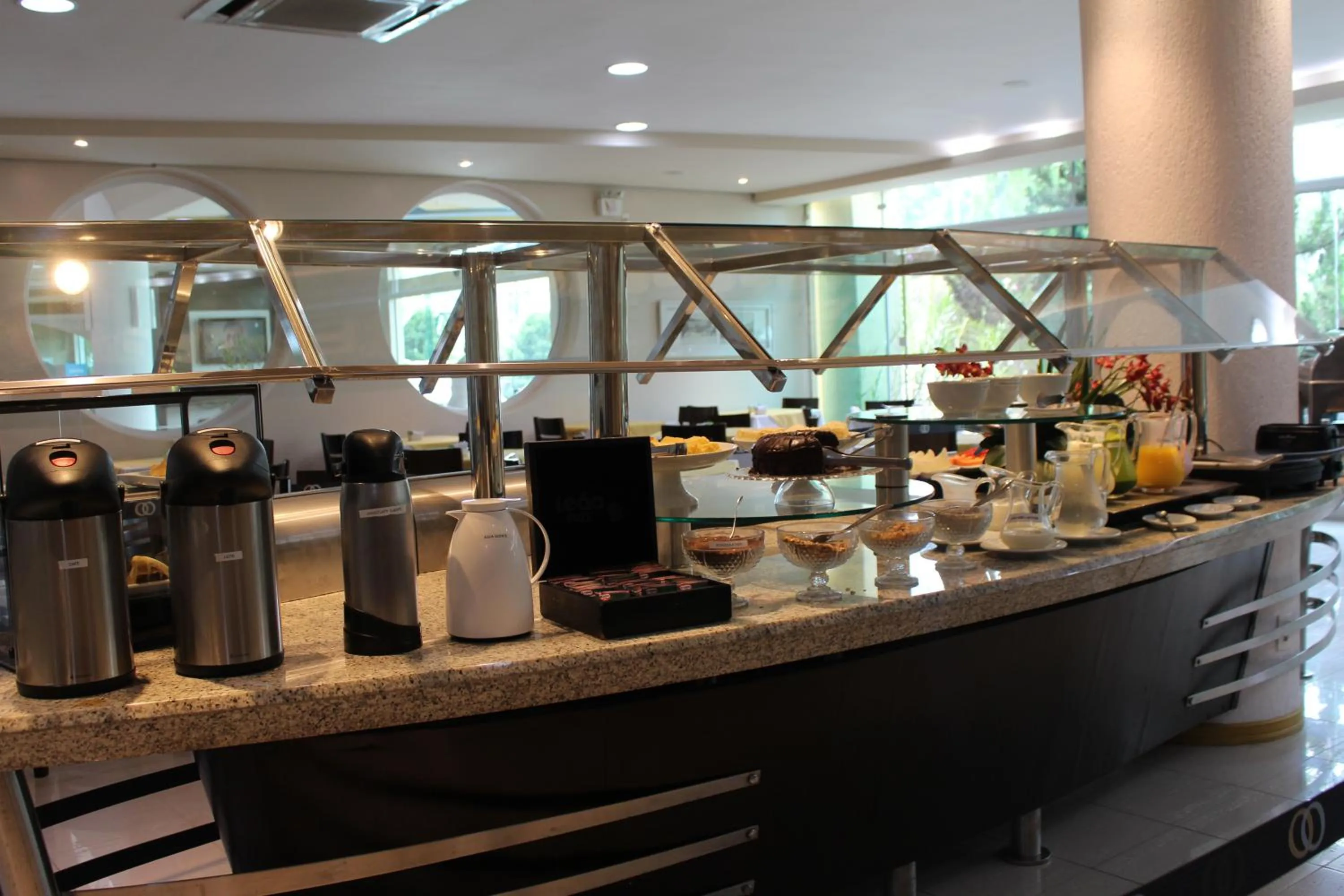 Food and drinks in Hotel Aliança Express