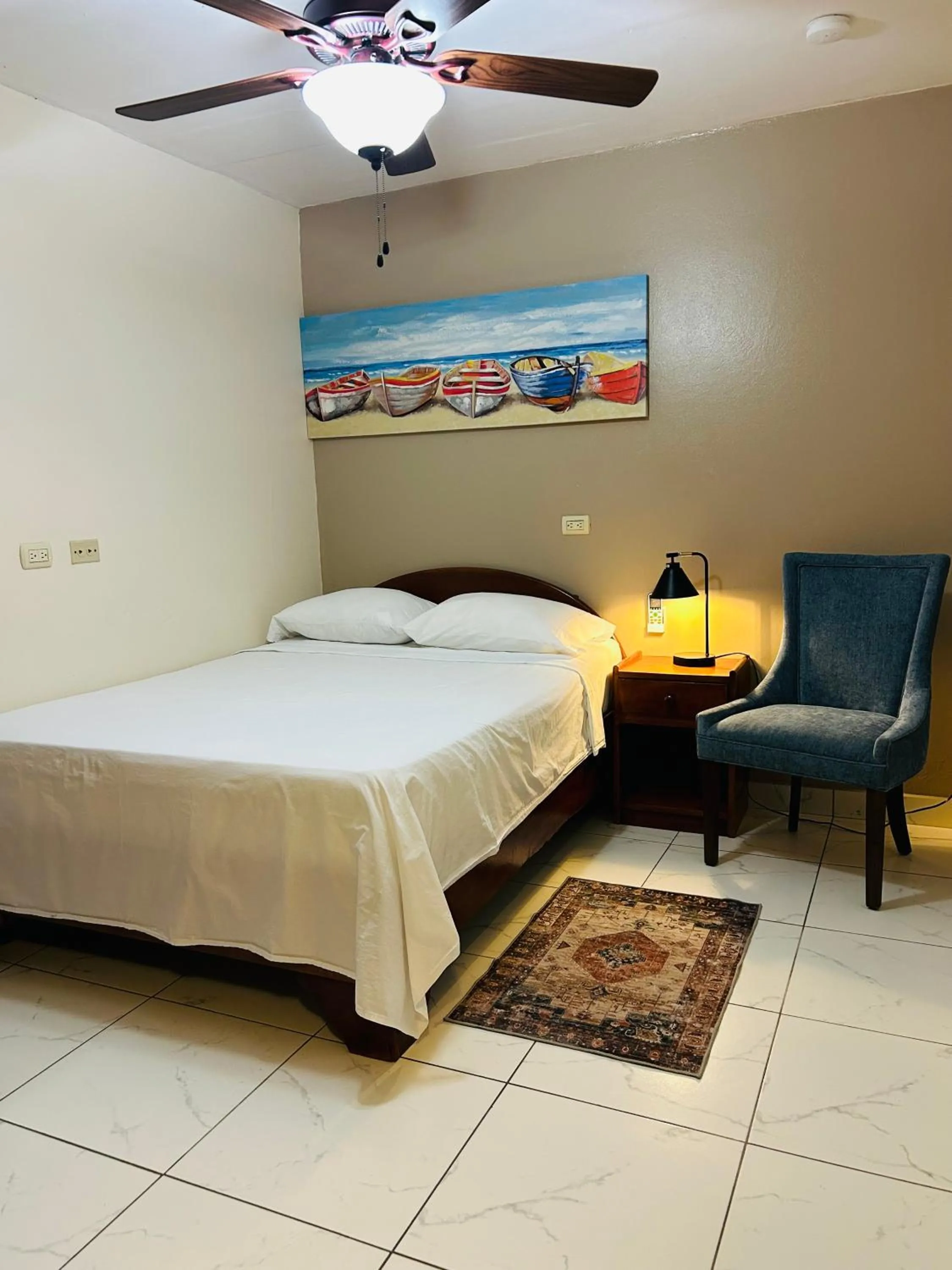 Photo of the whole room, Bed in Hotel Laura's House