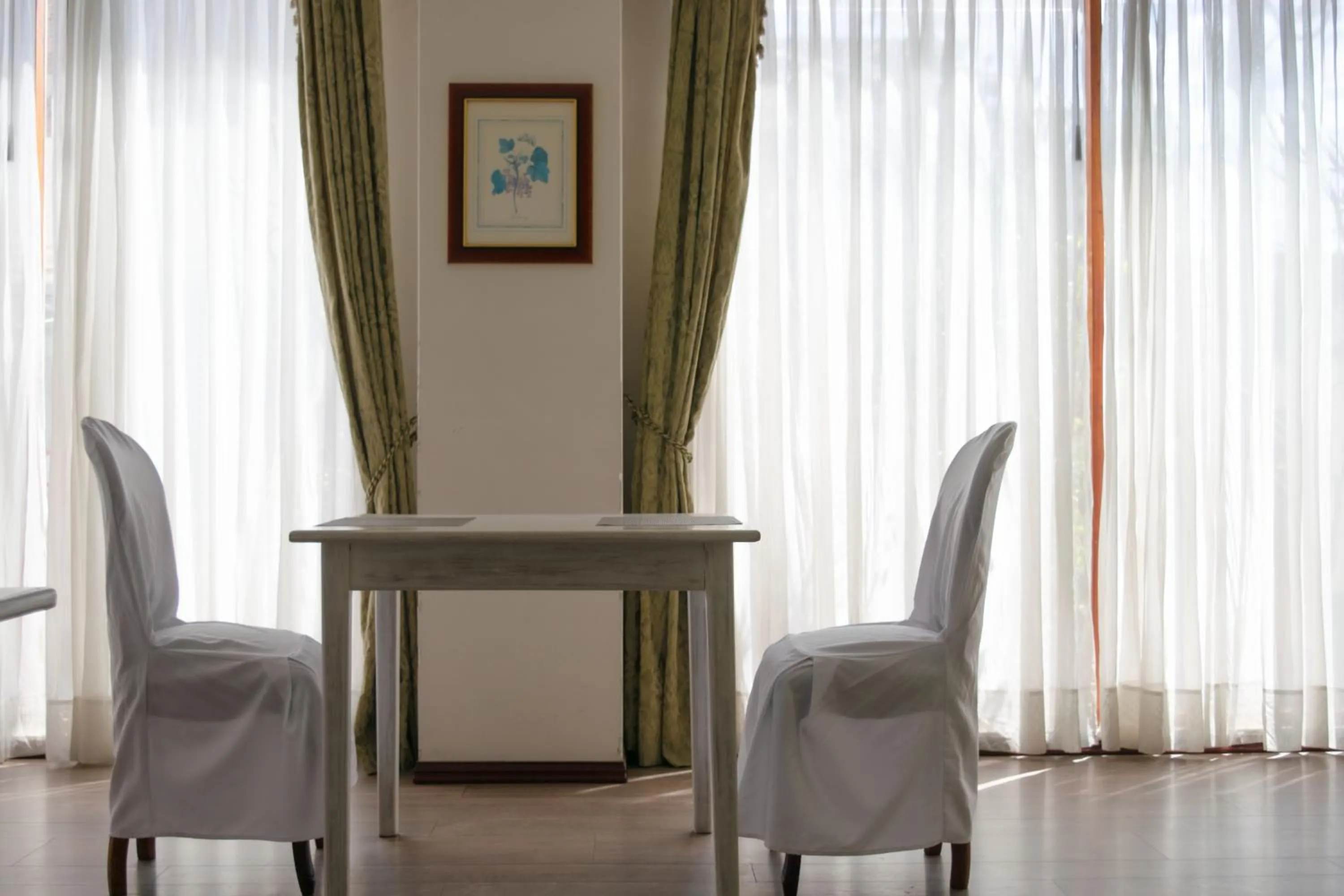 Restaurant/places to eat in Hotel Dinastia Real