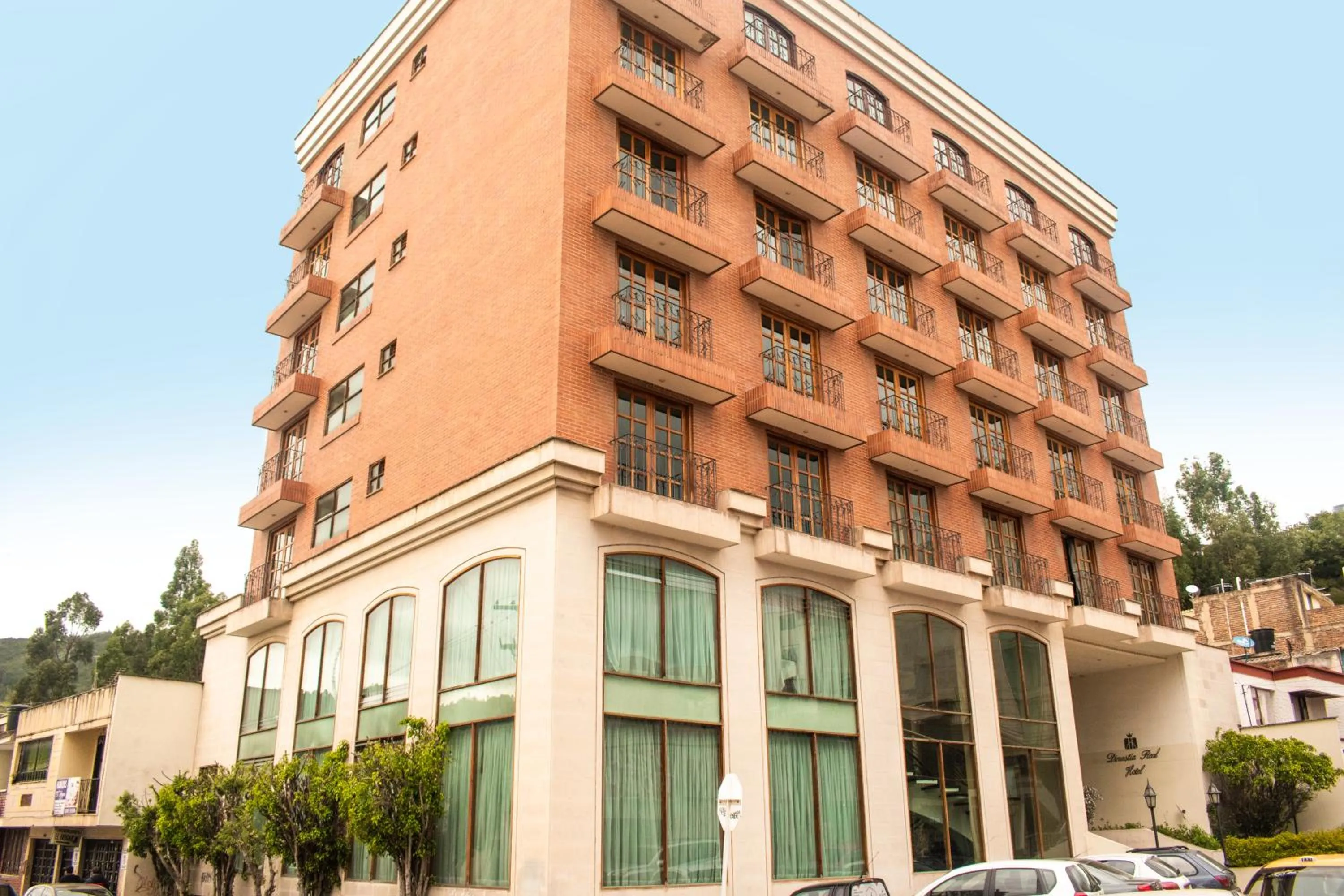 Facade/entrance in Hotel Dinastia Real