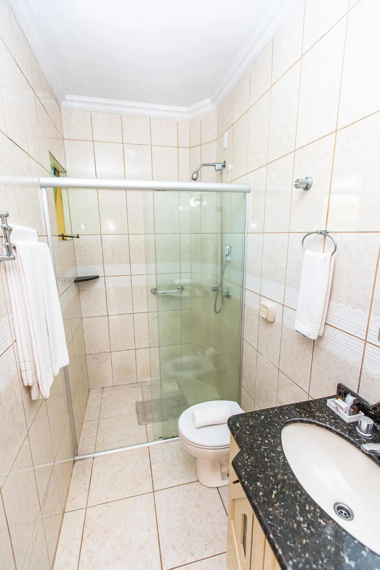 Shower in Águas de Palmas Resort