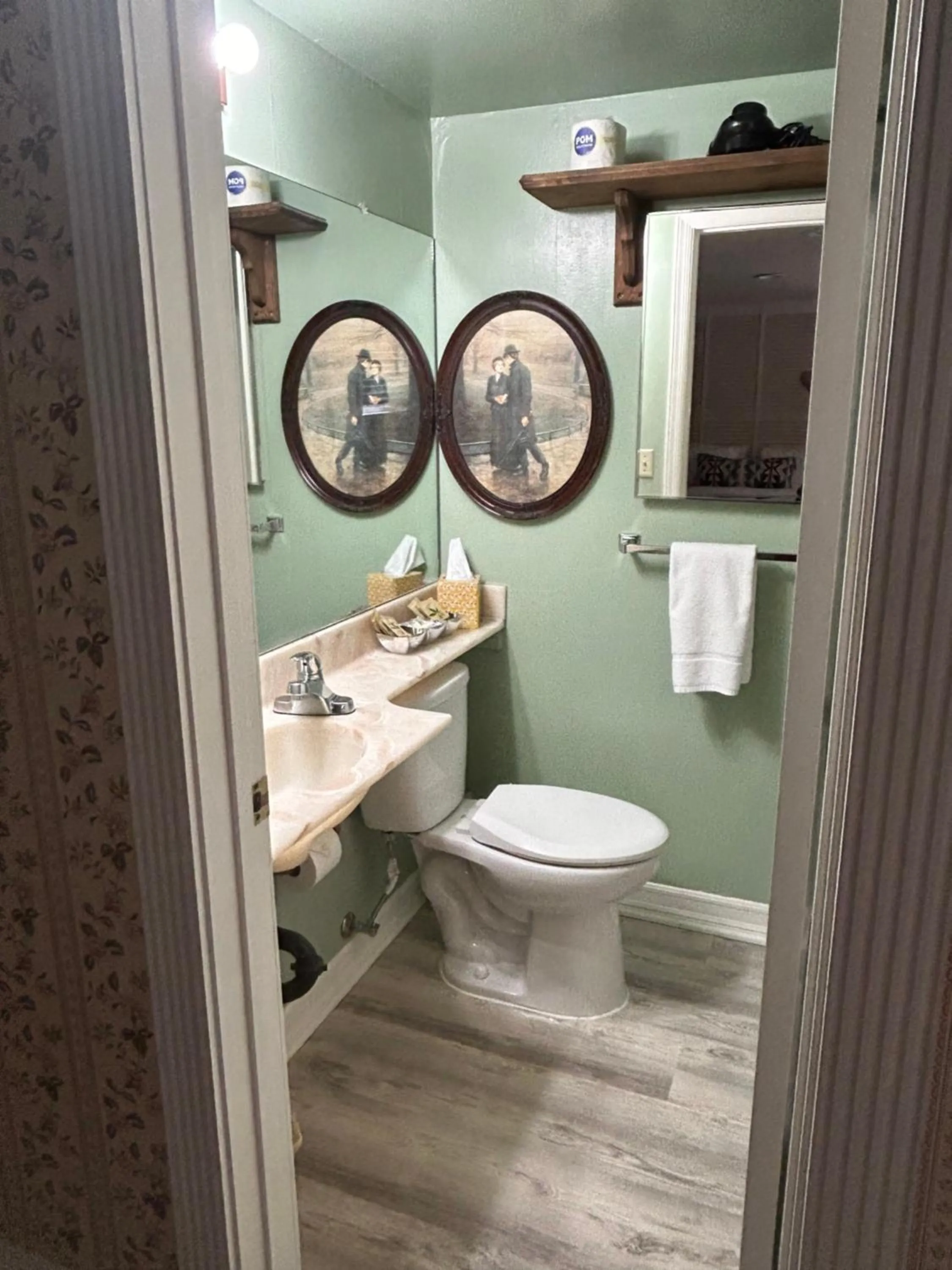 Shower in Arrowhead Lake Inn