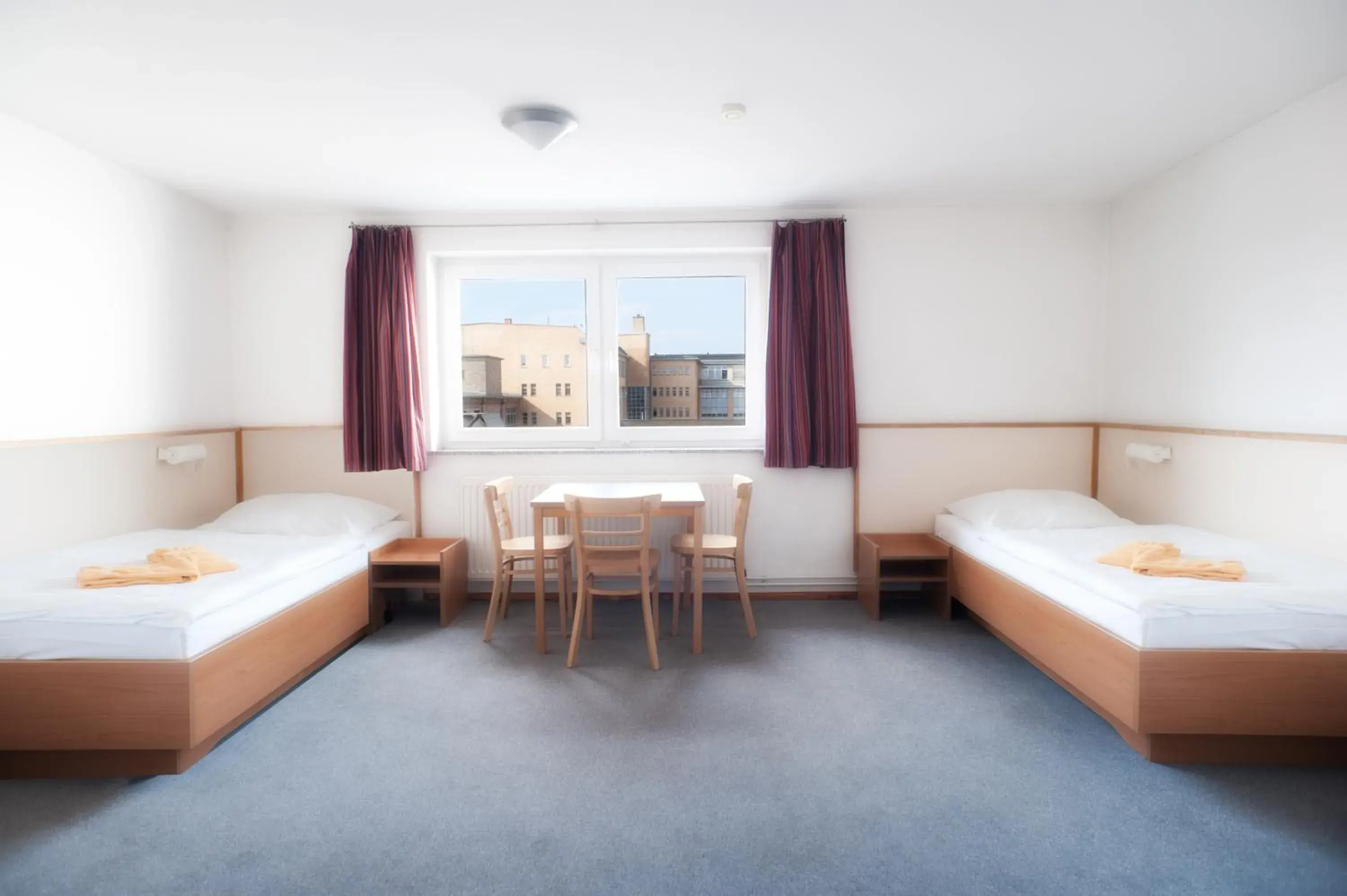 Twin Room with Shared Bathroom in Steps-Hotel Twin Room with Shared Bathroom in Steps-Hotel